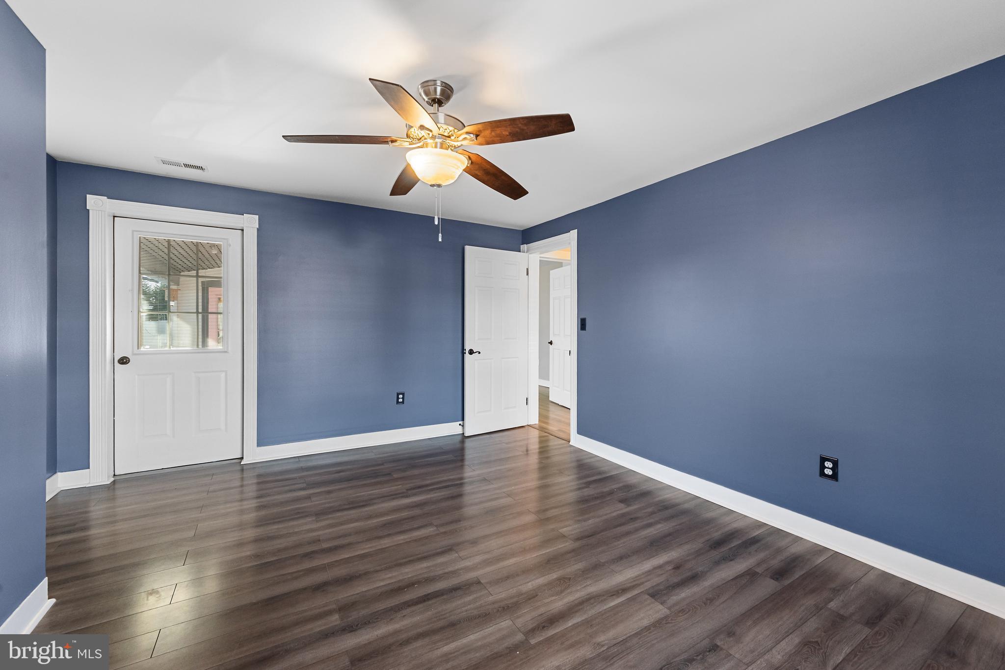 CHARLES TOWN - Residential