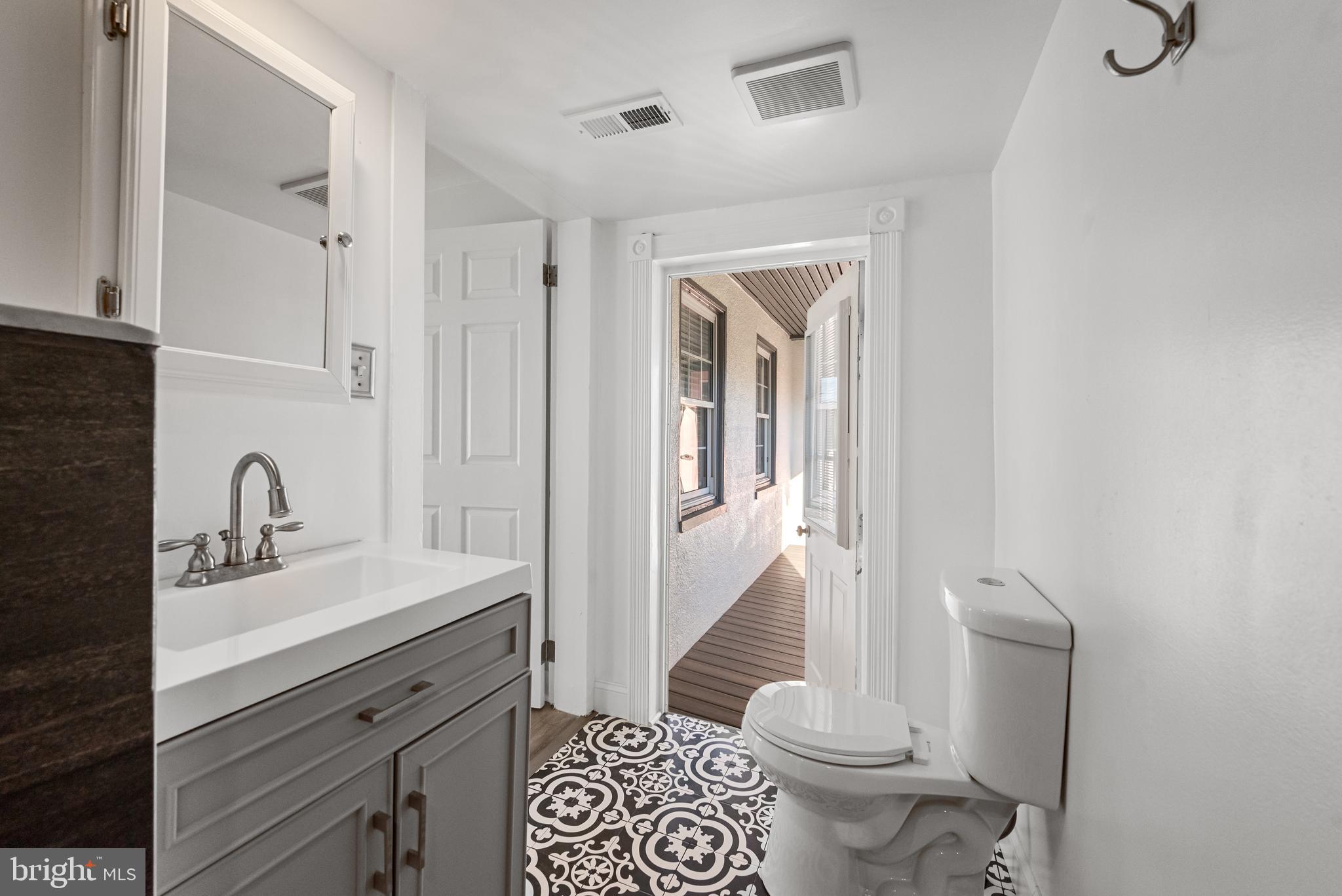 CHARLES TOWN - Residential