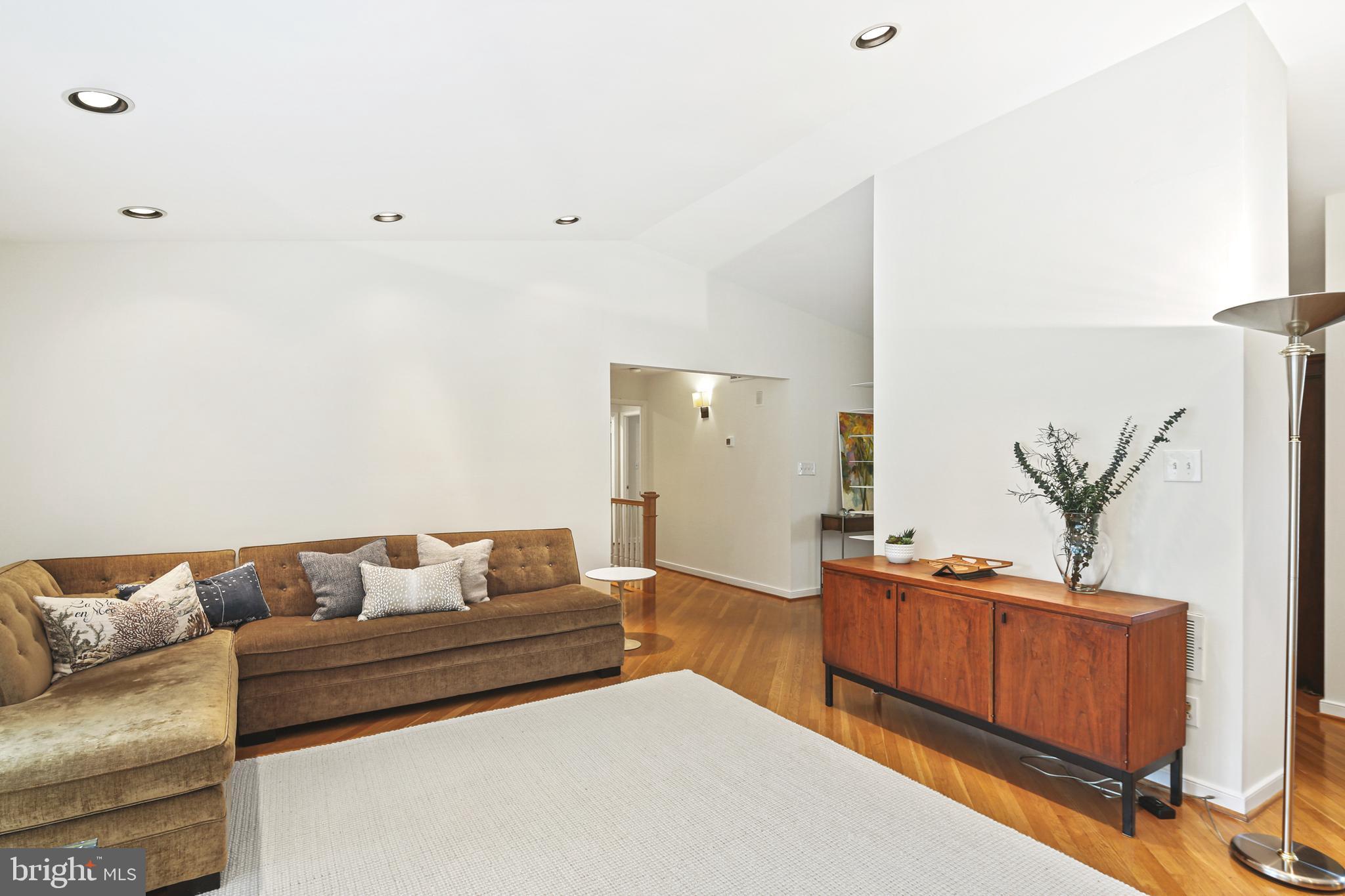 PIKESVILLE - Residential