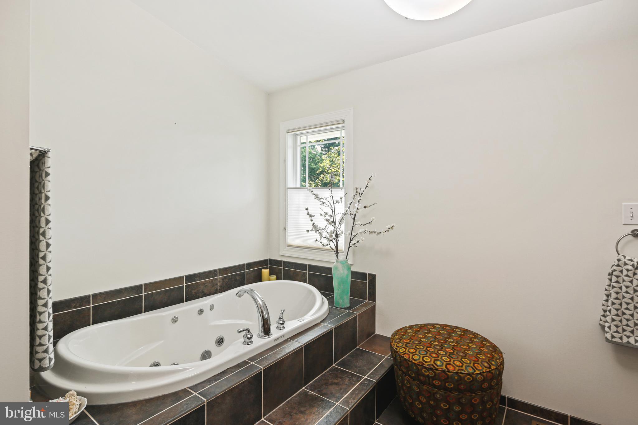 PIKESVILLE - Residential