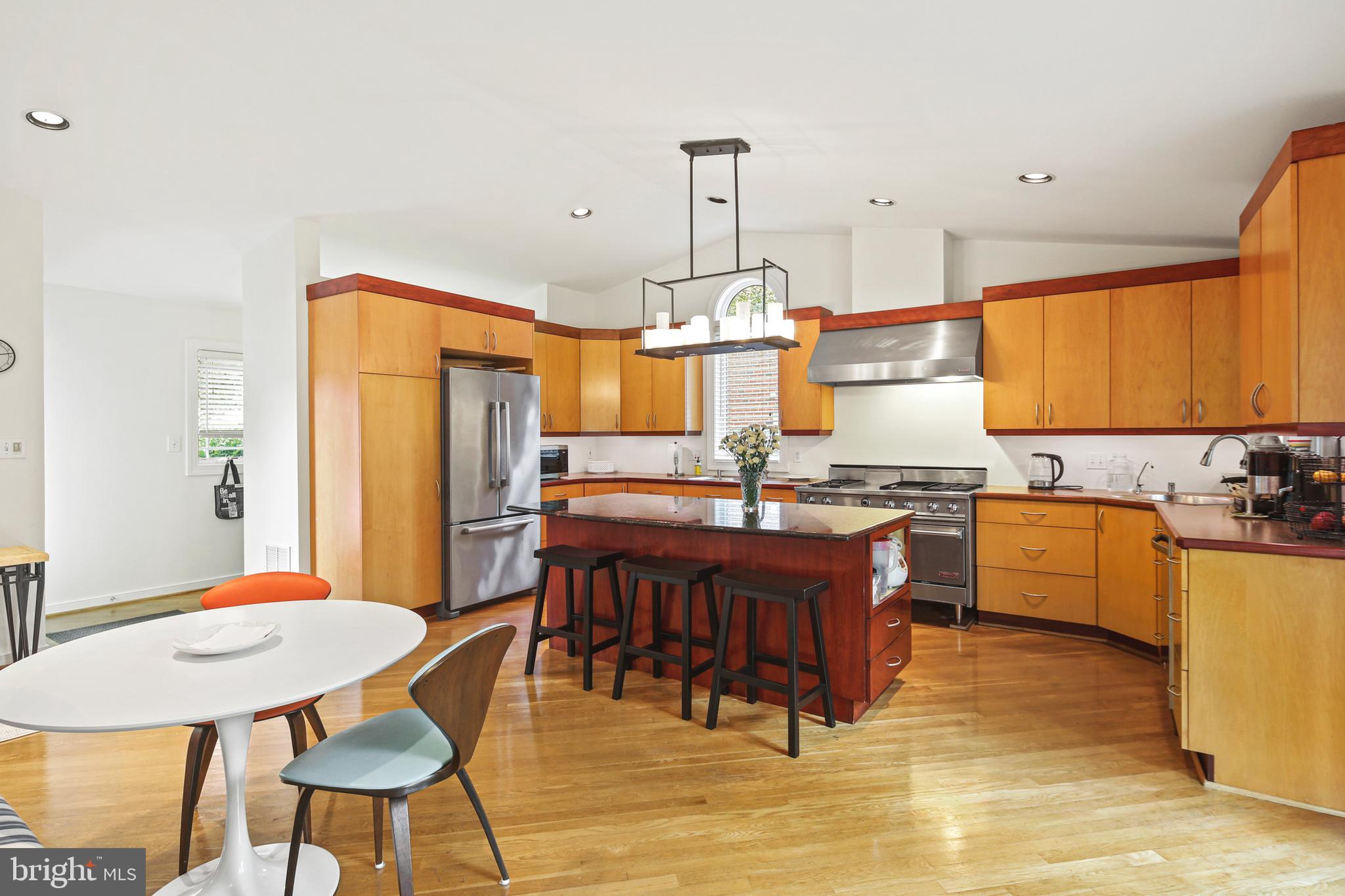 PIKESVILLE - Residential