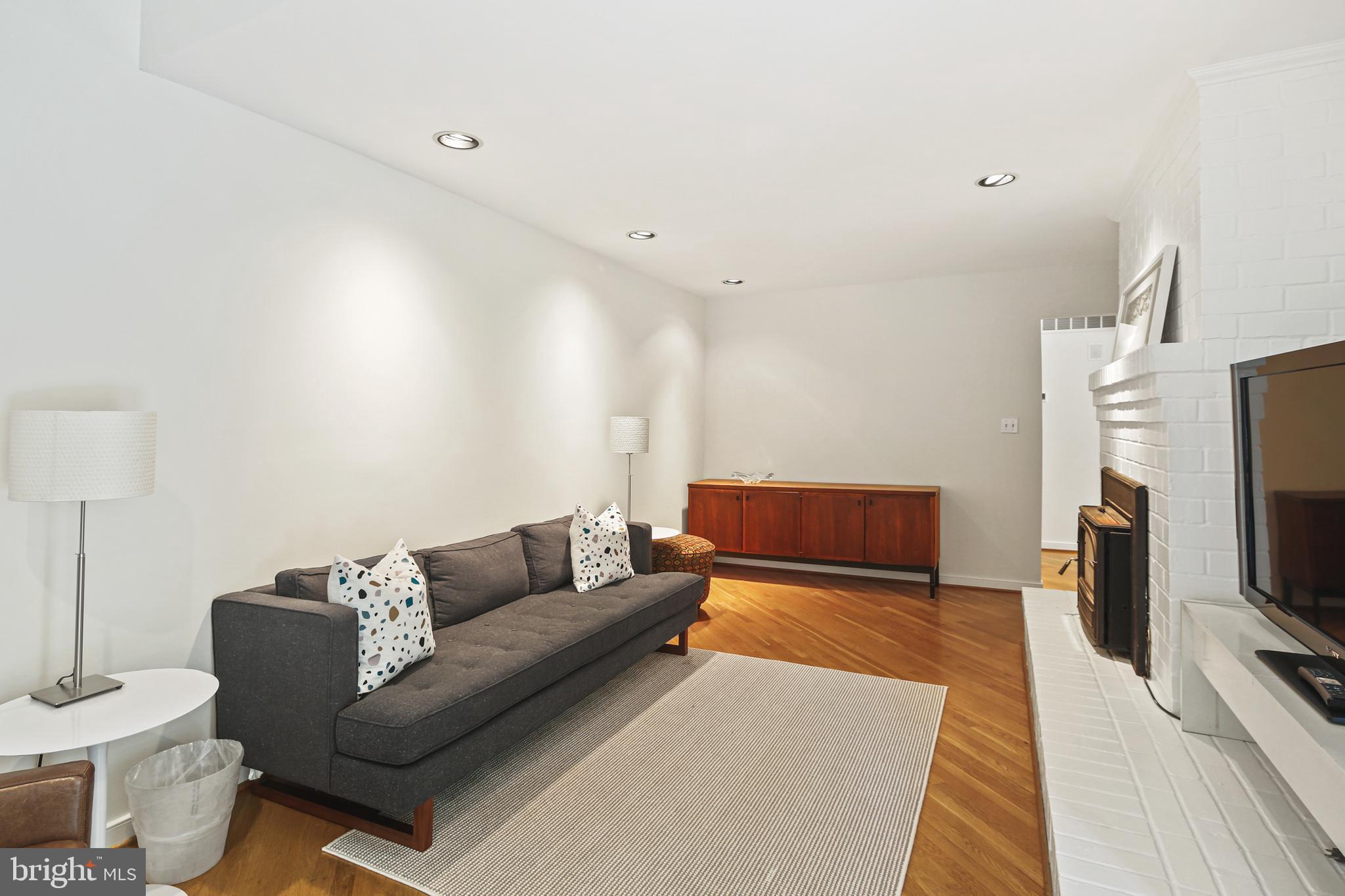 PIKESVILLE - Residential