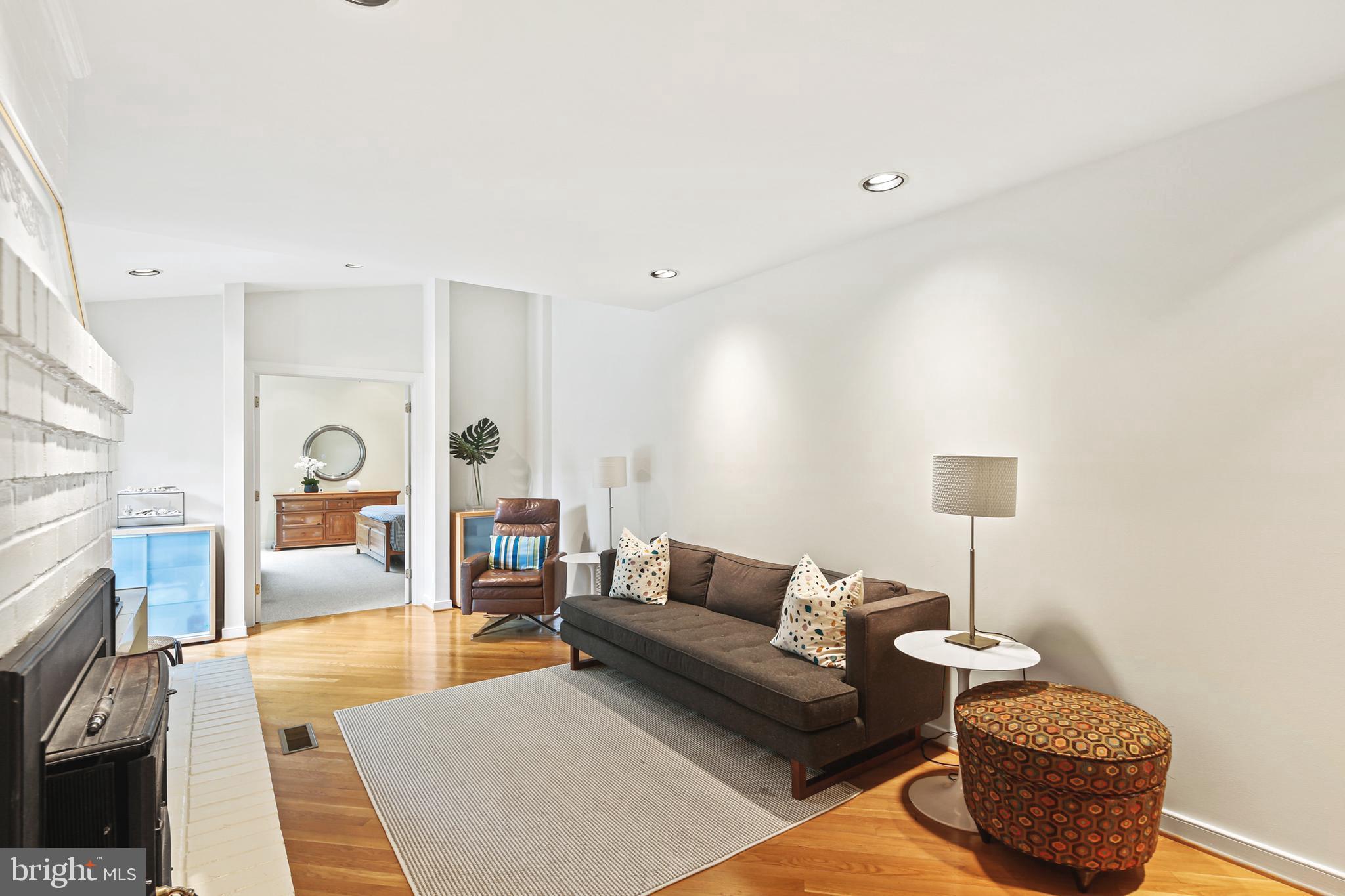 PIKESVILLE - Residential