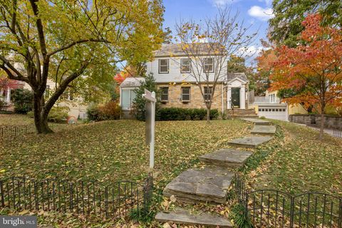 Photo of 6318 31st Street NW, WASHINGTON, DC 20015 (MLS # DCDC2225080)