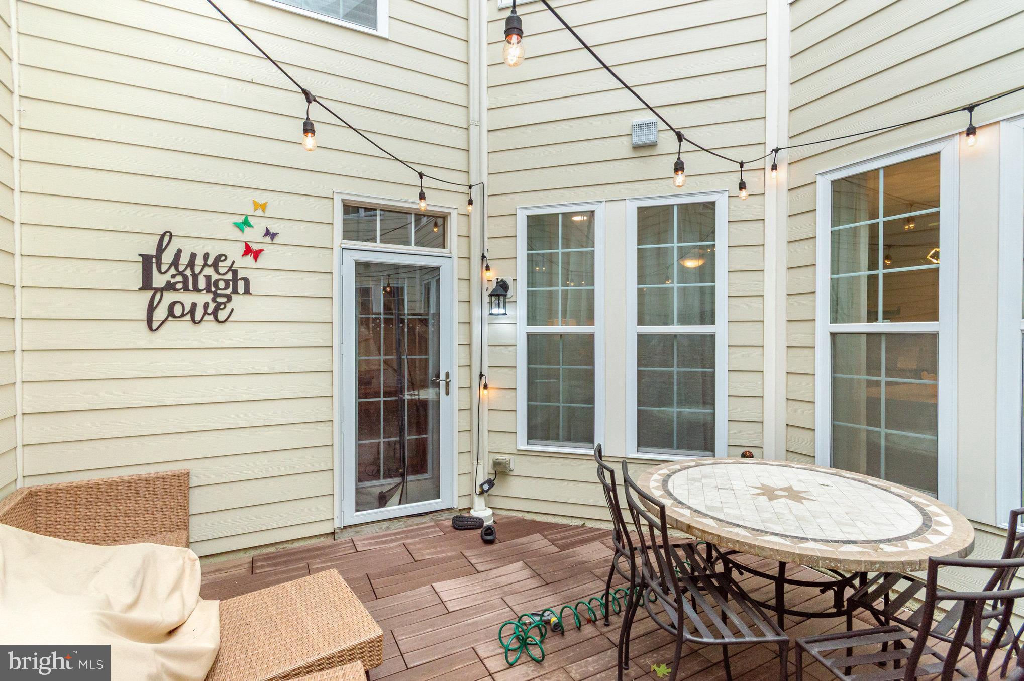 LANSDOWNE TOWN CENTER - Residential