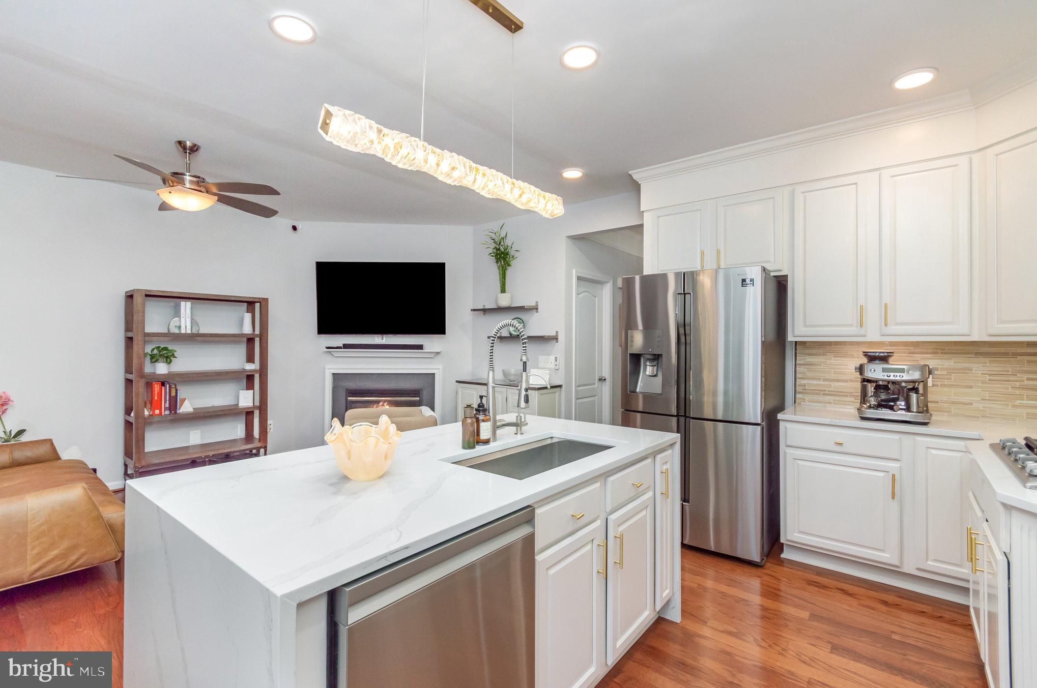 LANSDOWNE TOWN CENTER - Residential