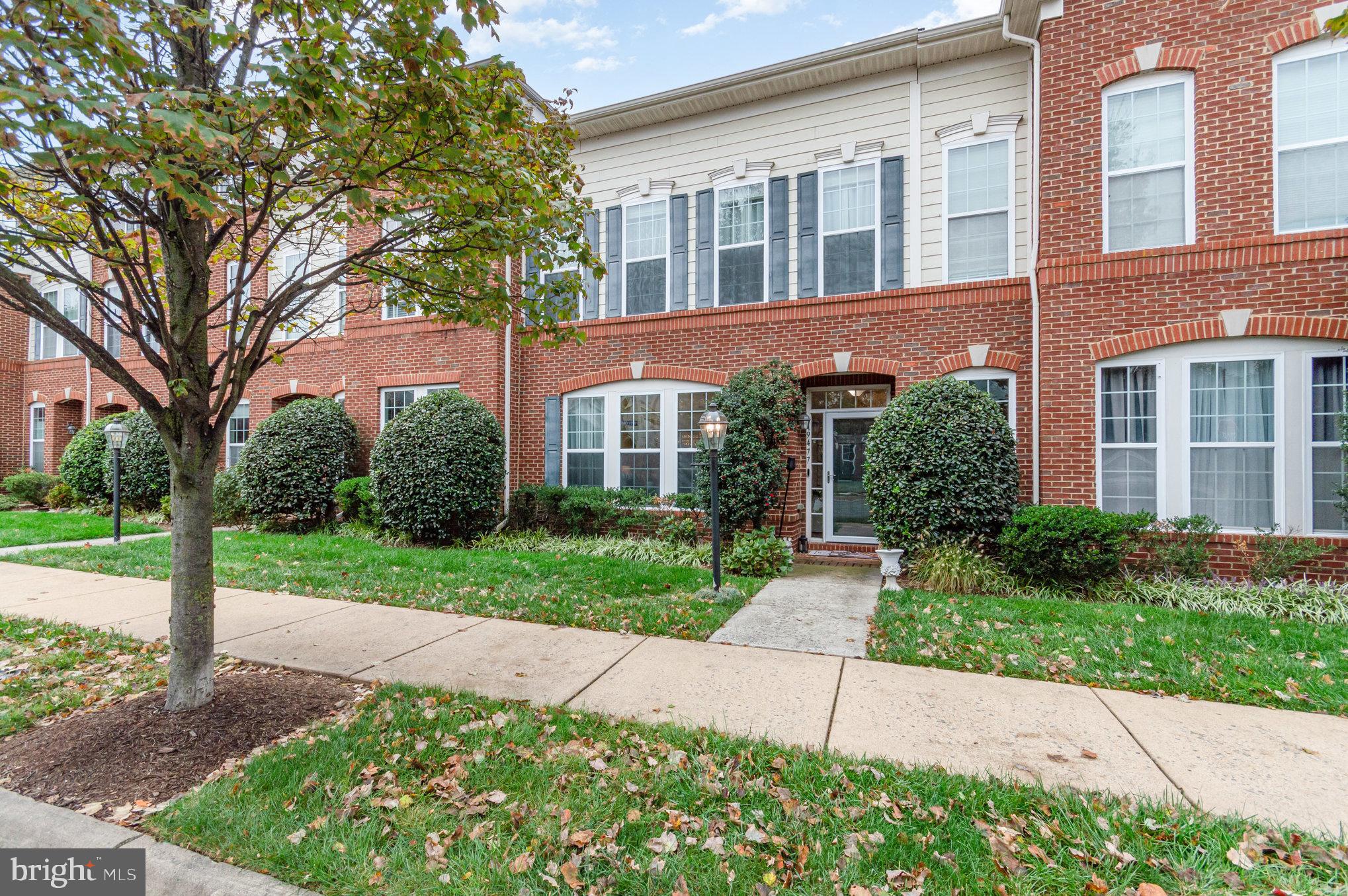 LANSDOWNE TOWN CENTER - Residential