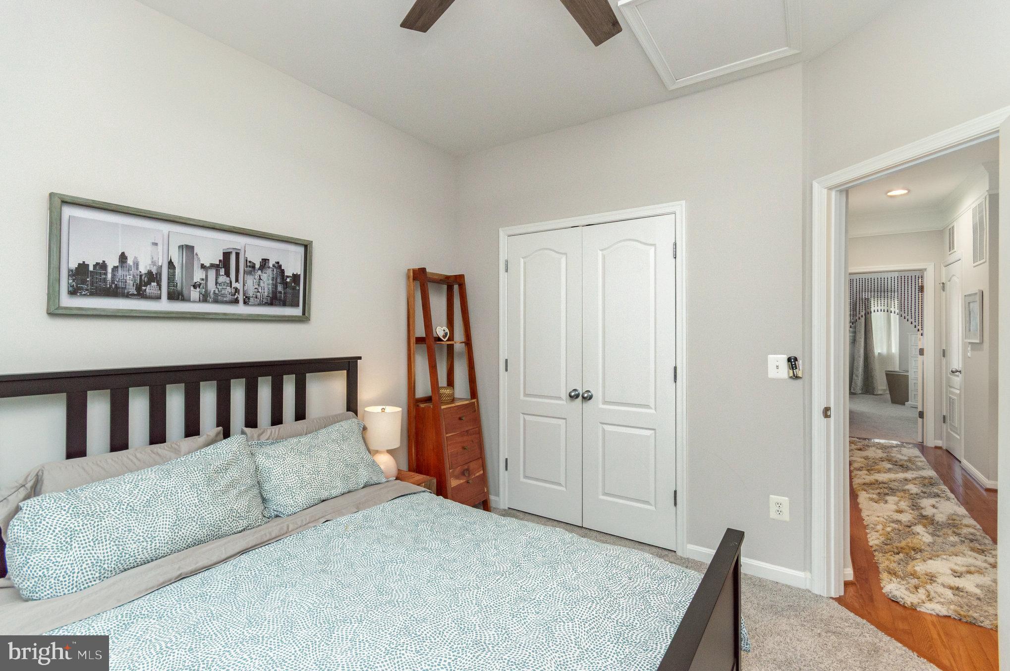 LANSDOWNE TOWN CENTER - Residential