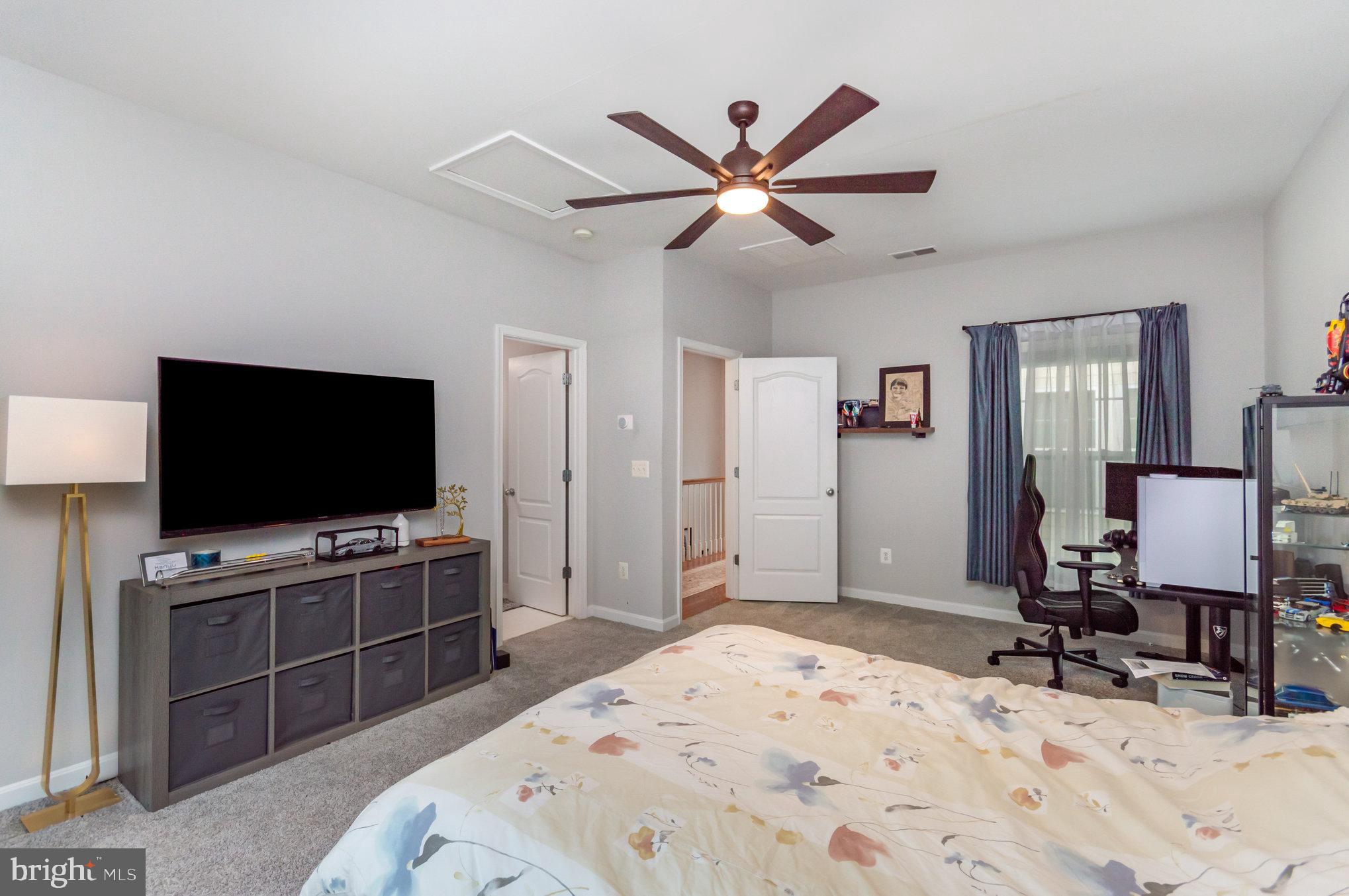 LANSDOWNE TOWN CENTER - Residential