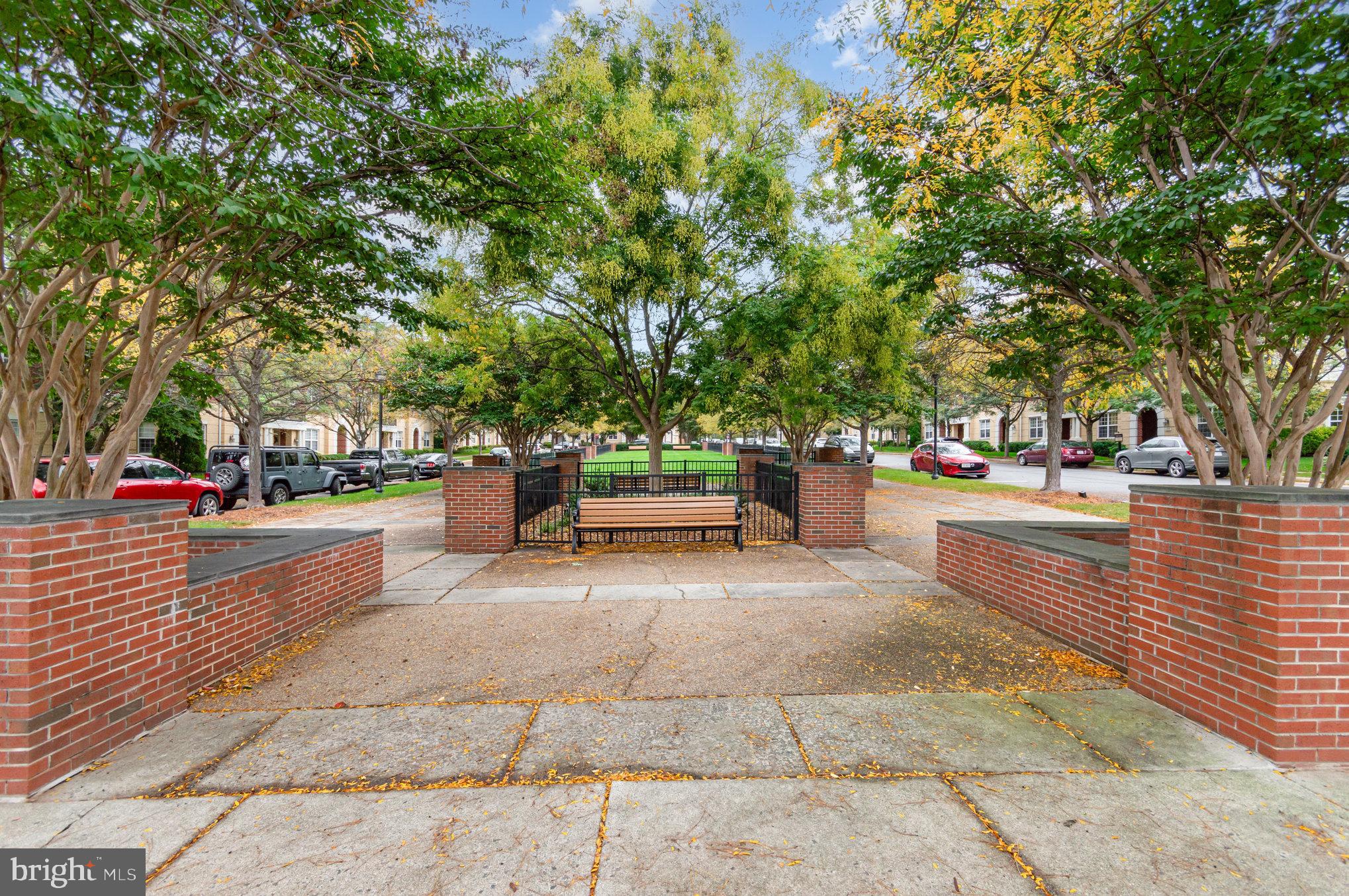 LANSDOWNE TOWN CENTER - Residential