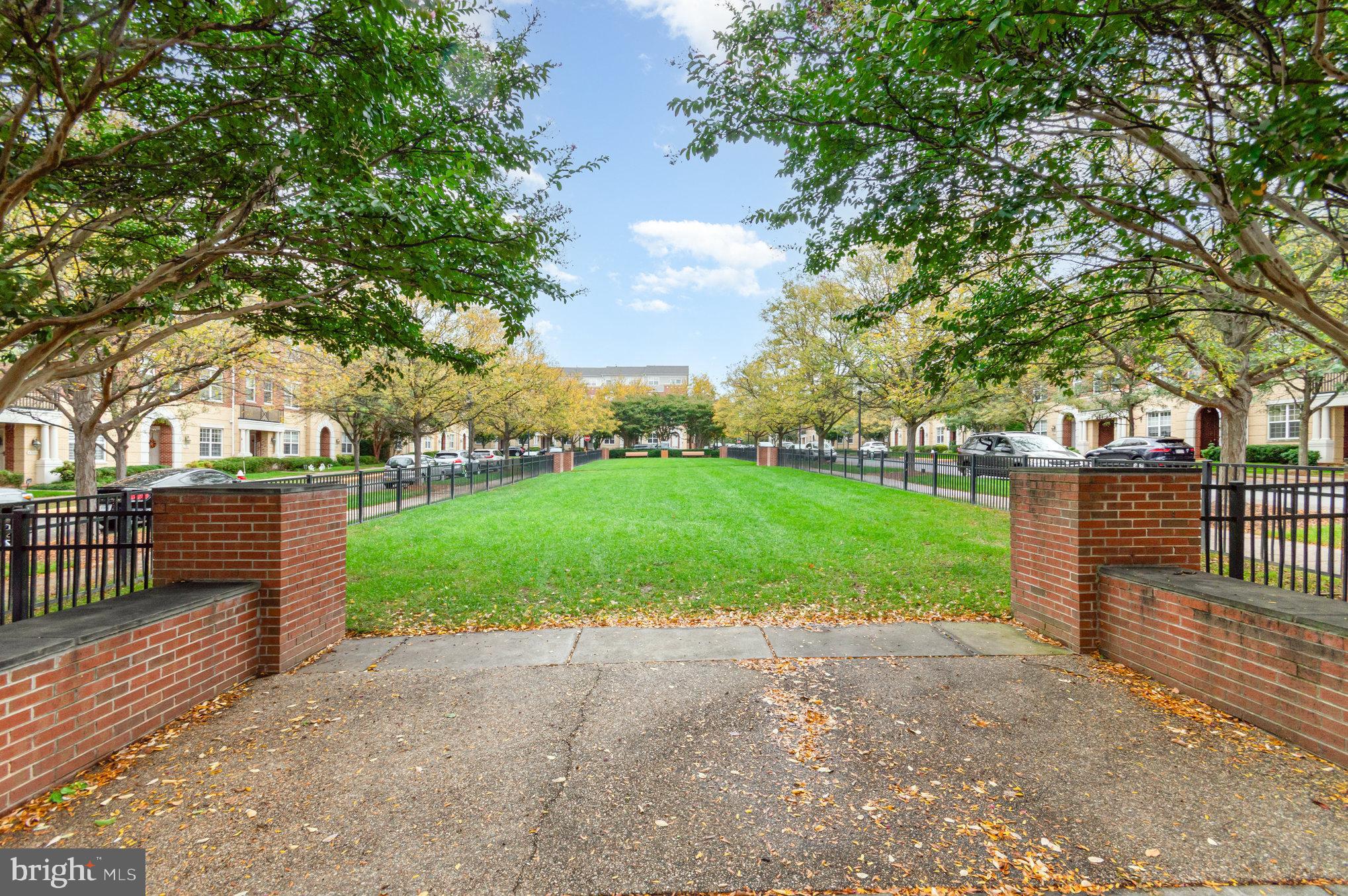 LANSDOWNE TOWN CENTER - Residential