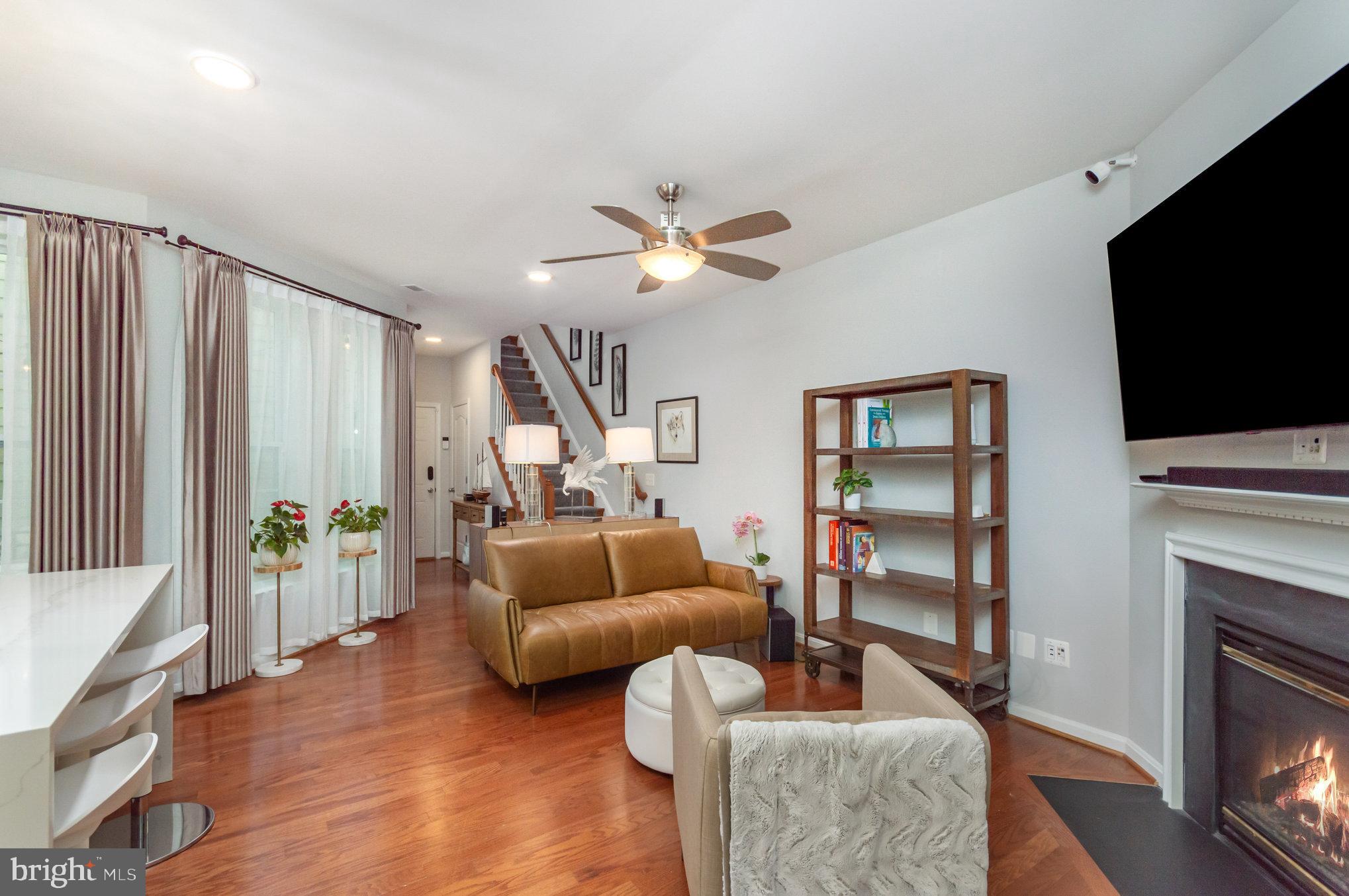 LANSDOWNE TOWN CENTER - Residential