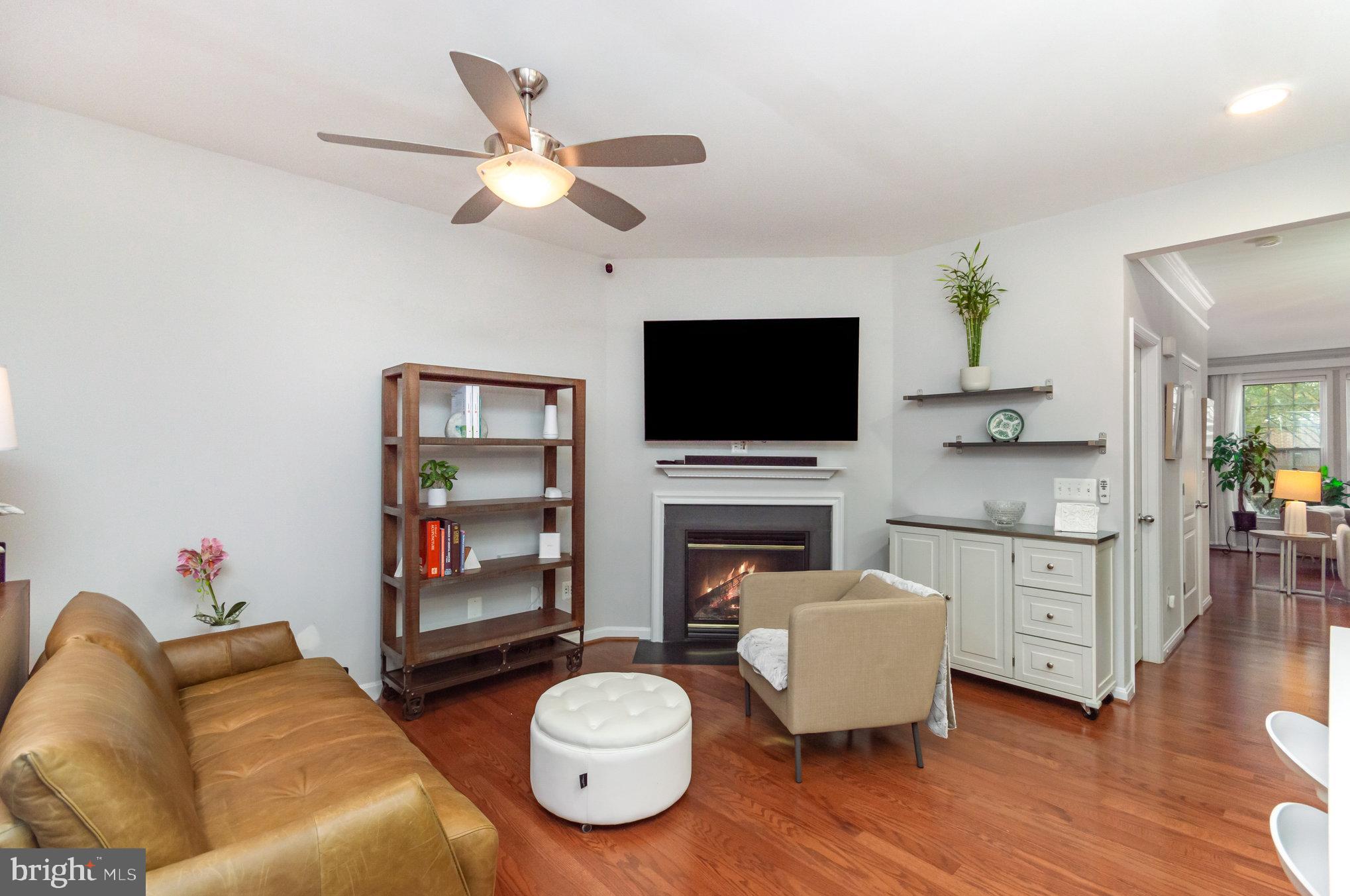 LANSDOWNE TOWN CENTER - Residential