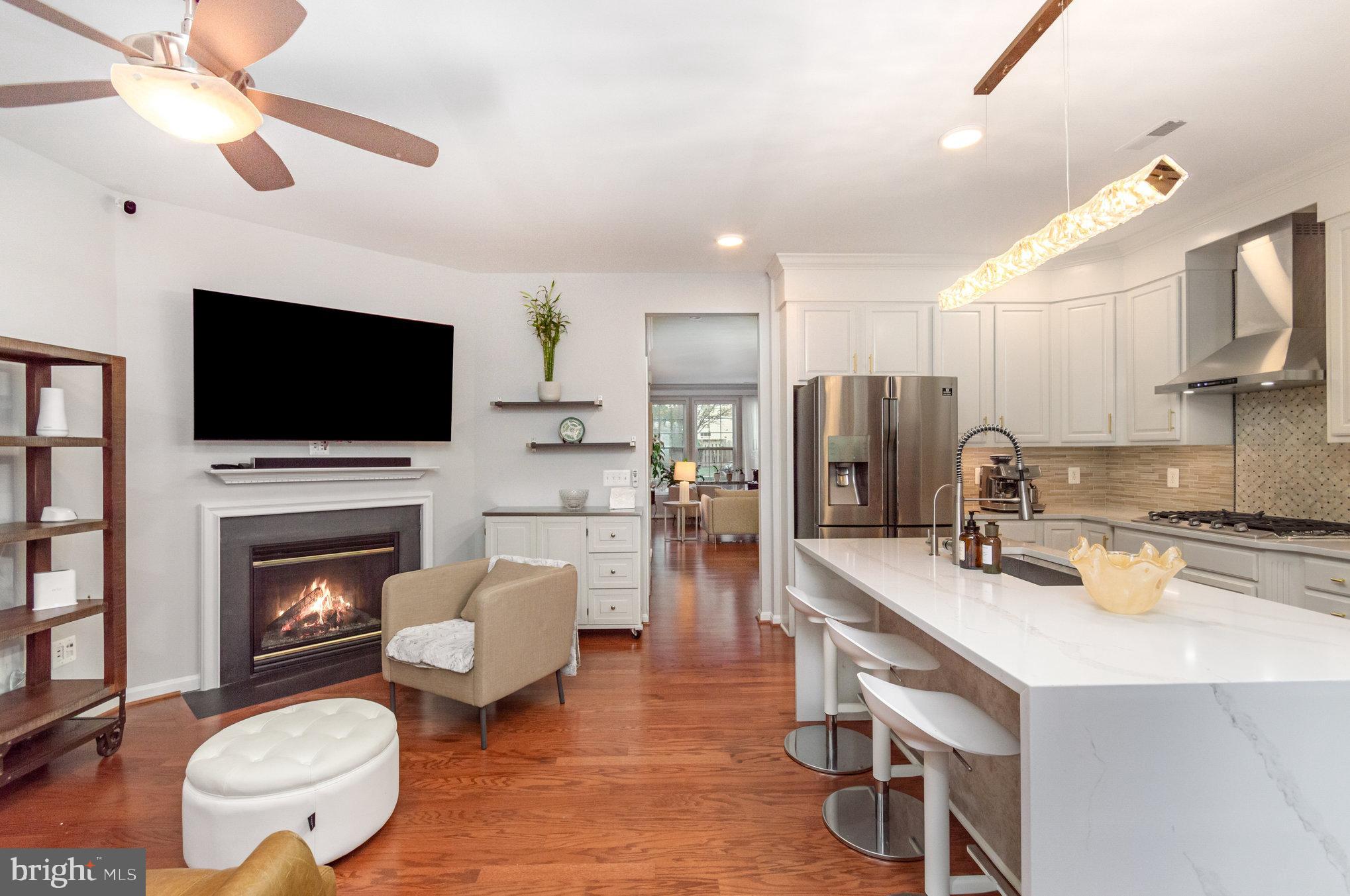 LANSDOWNE TOWN CENTER - Residential