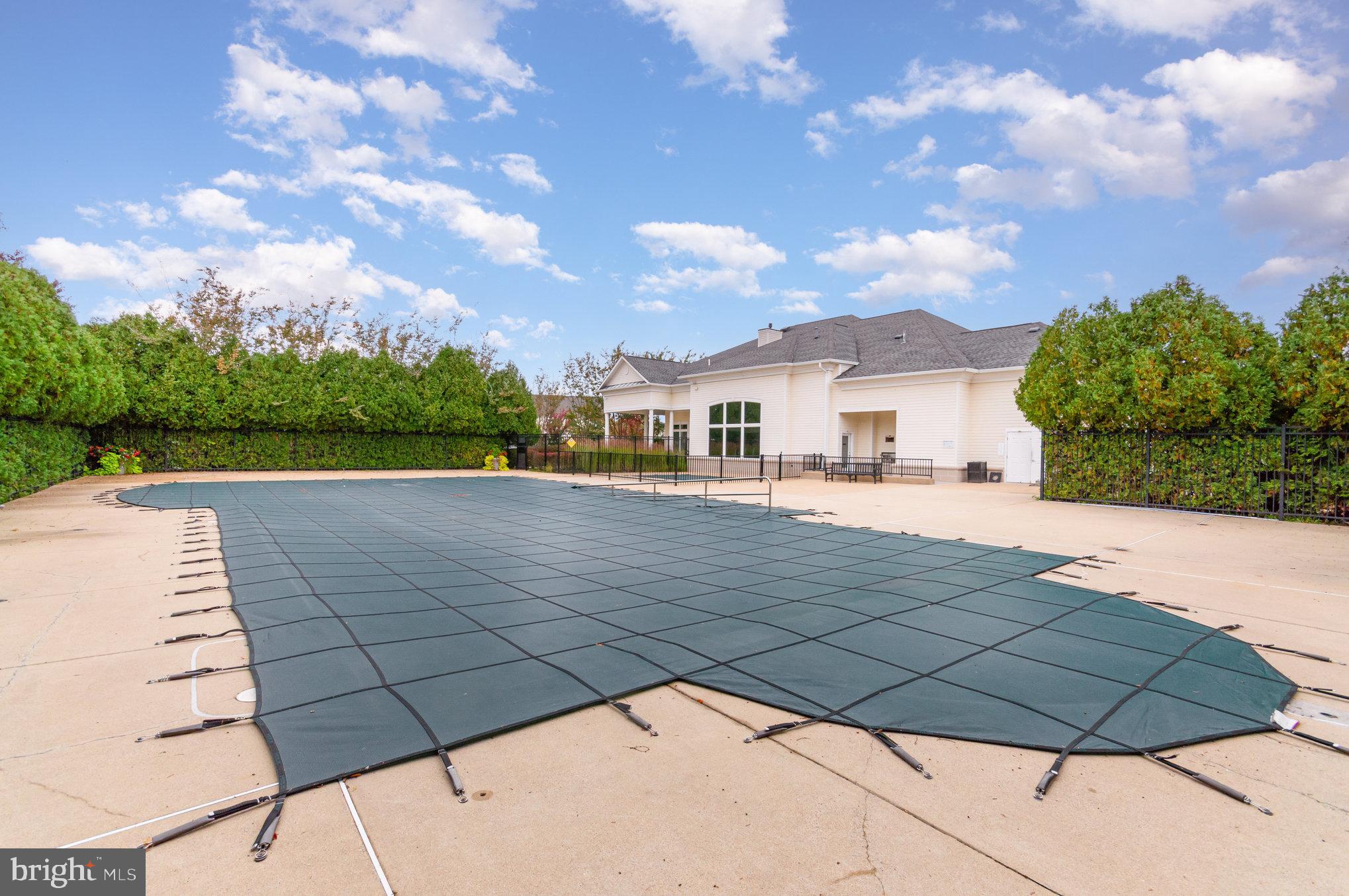 LANSDOWNE TOWN CENTER - Residential