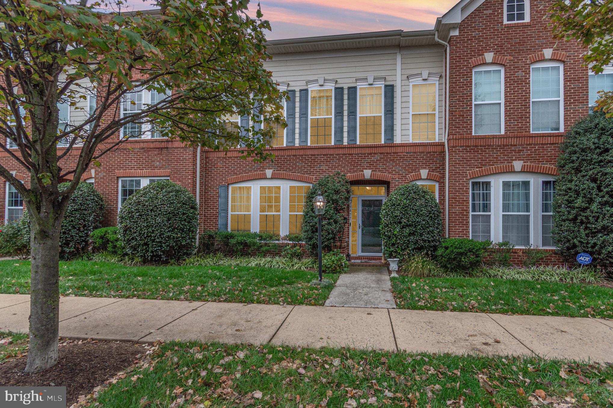 LANSDOWNE TOWN CENTER - Residential