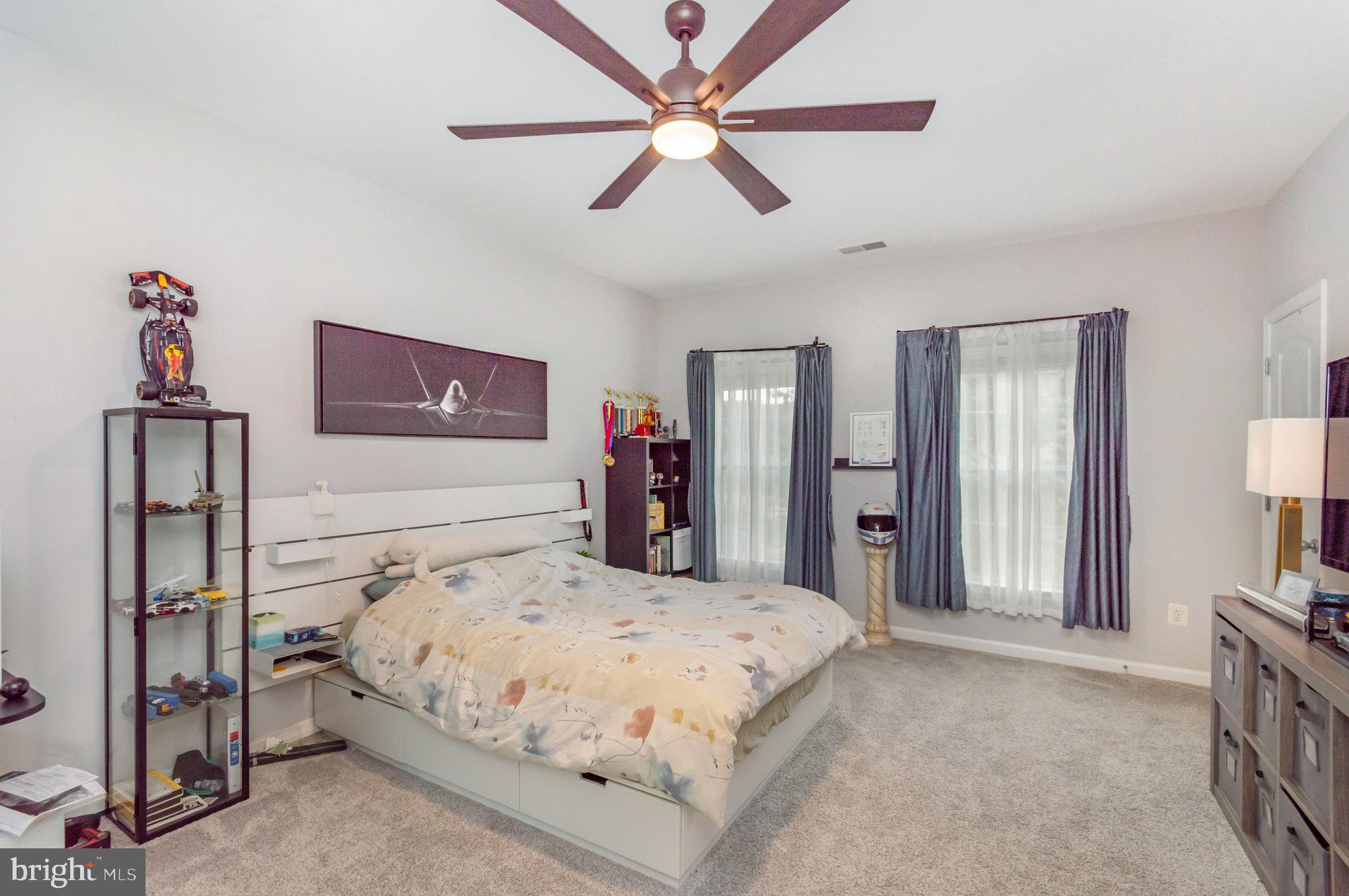 LANSDOWNE TOWN CENTER - Residential