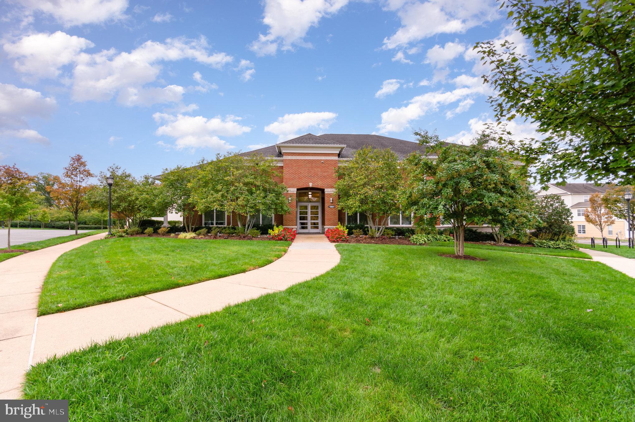 LANSDOWNE TOWN CENTER - Residential