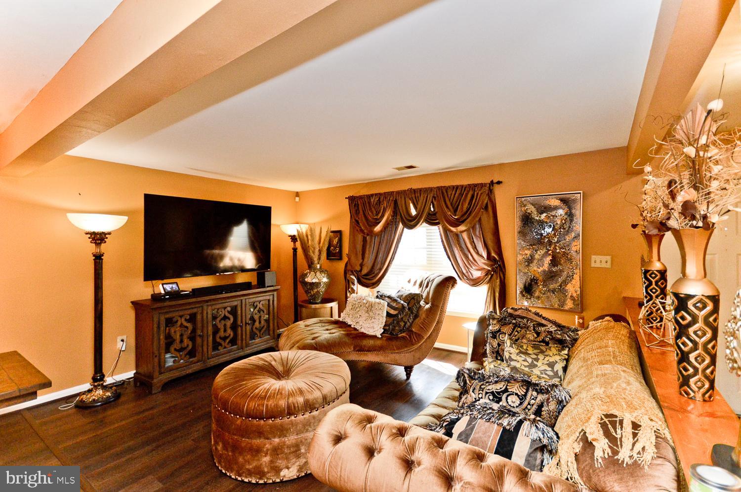 LANCASTER / WESTLAKE VILLAGE - Residential