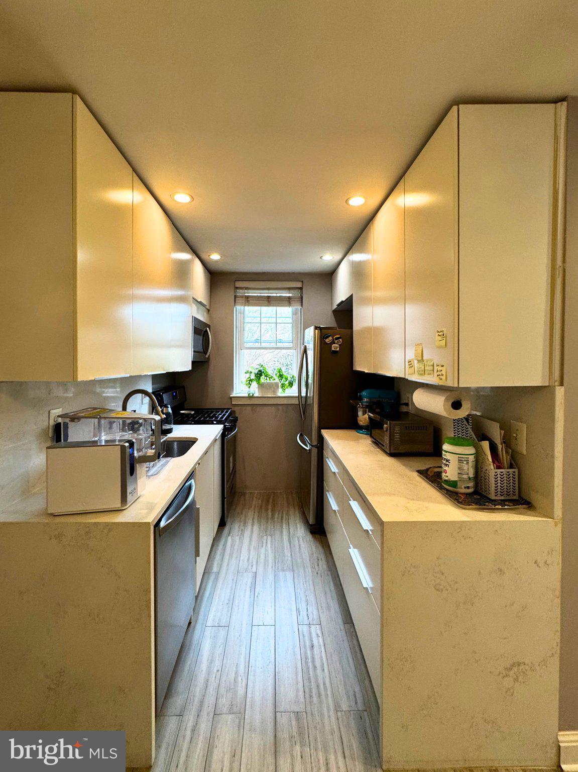 24 S OLD GLEBE ROAD 101