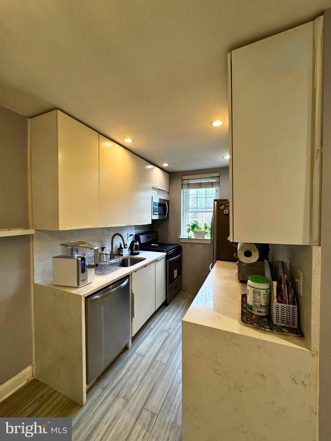 24 S OLD GLEBE ROAD 101