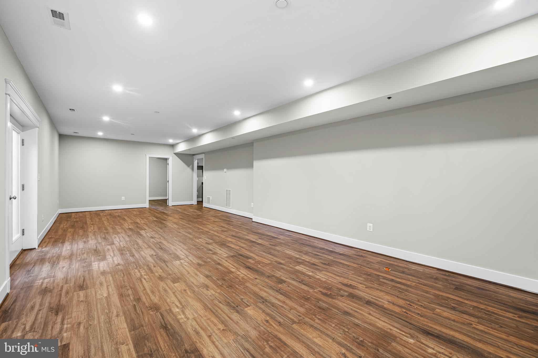 CAERNARVON WOODS - Residential