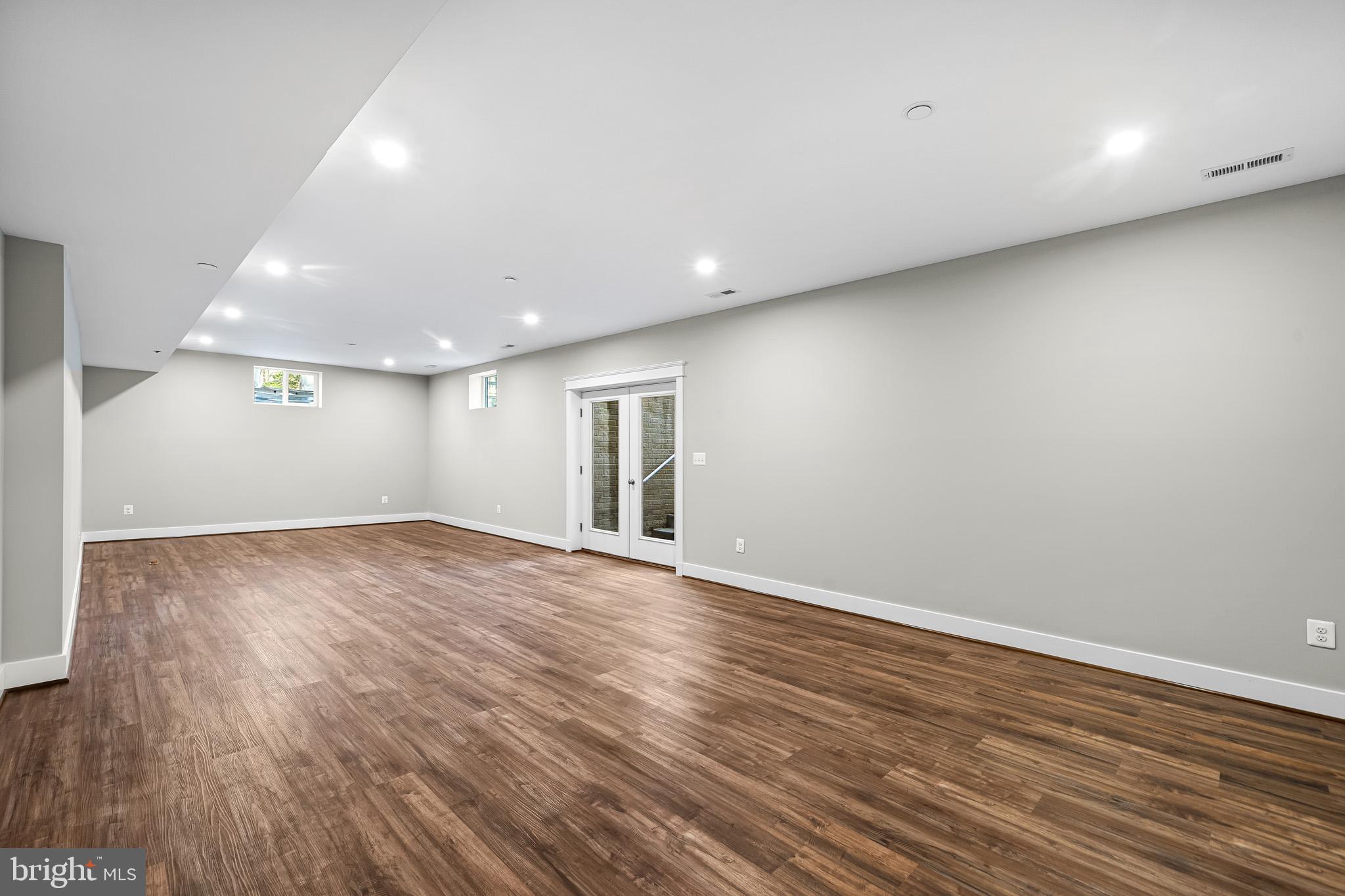 CAERNARVON WOODS - Residential