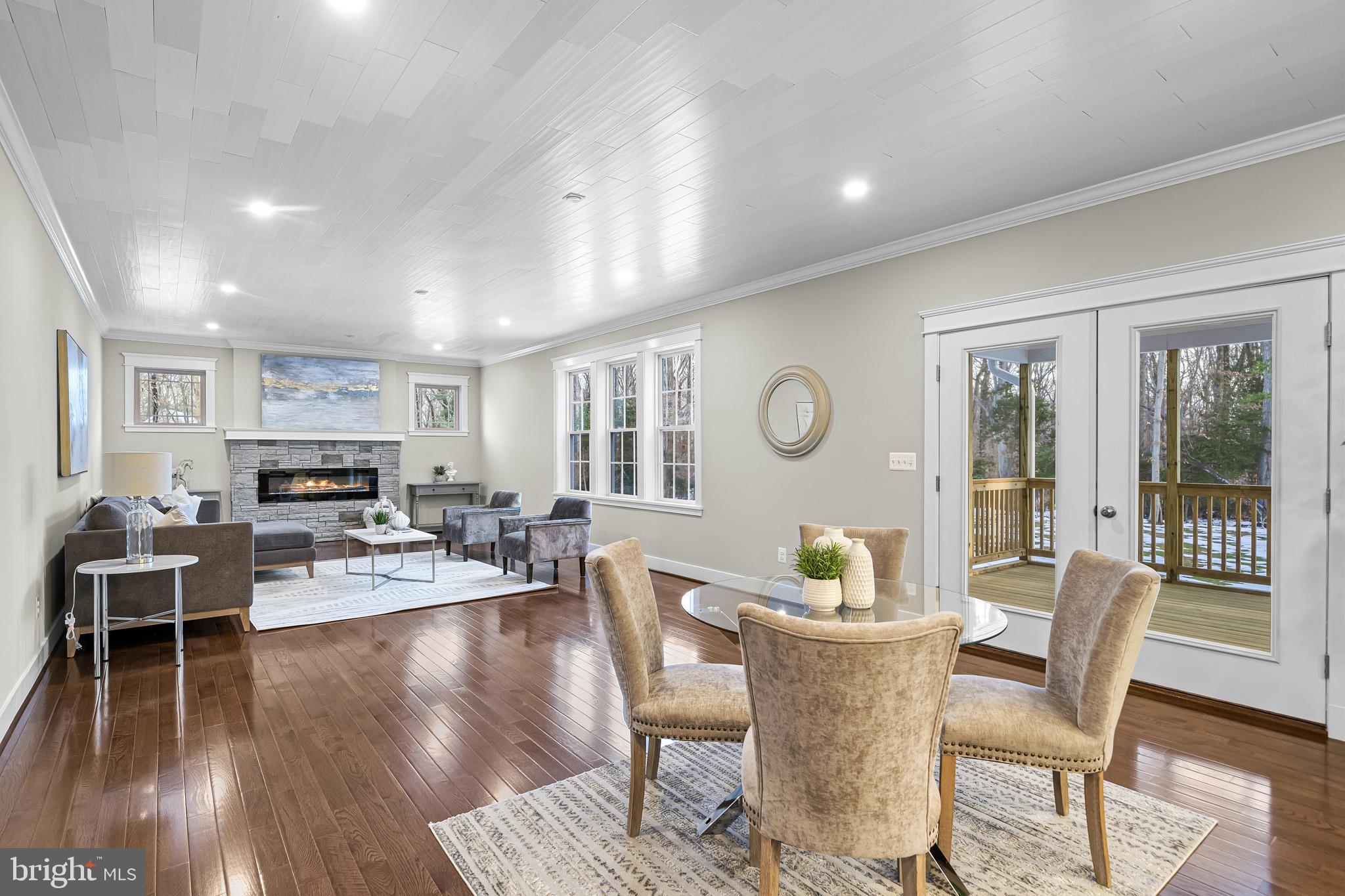 CAERNARVON WOODS - Residential