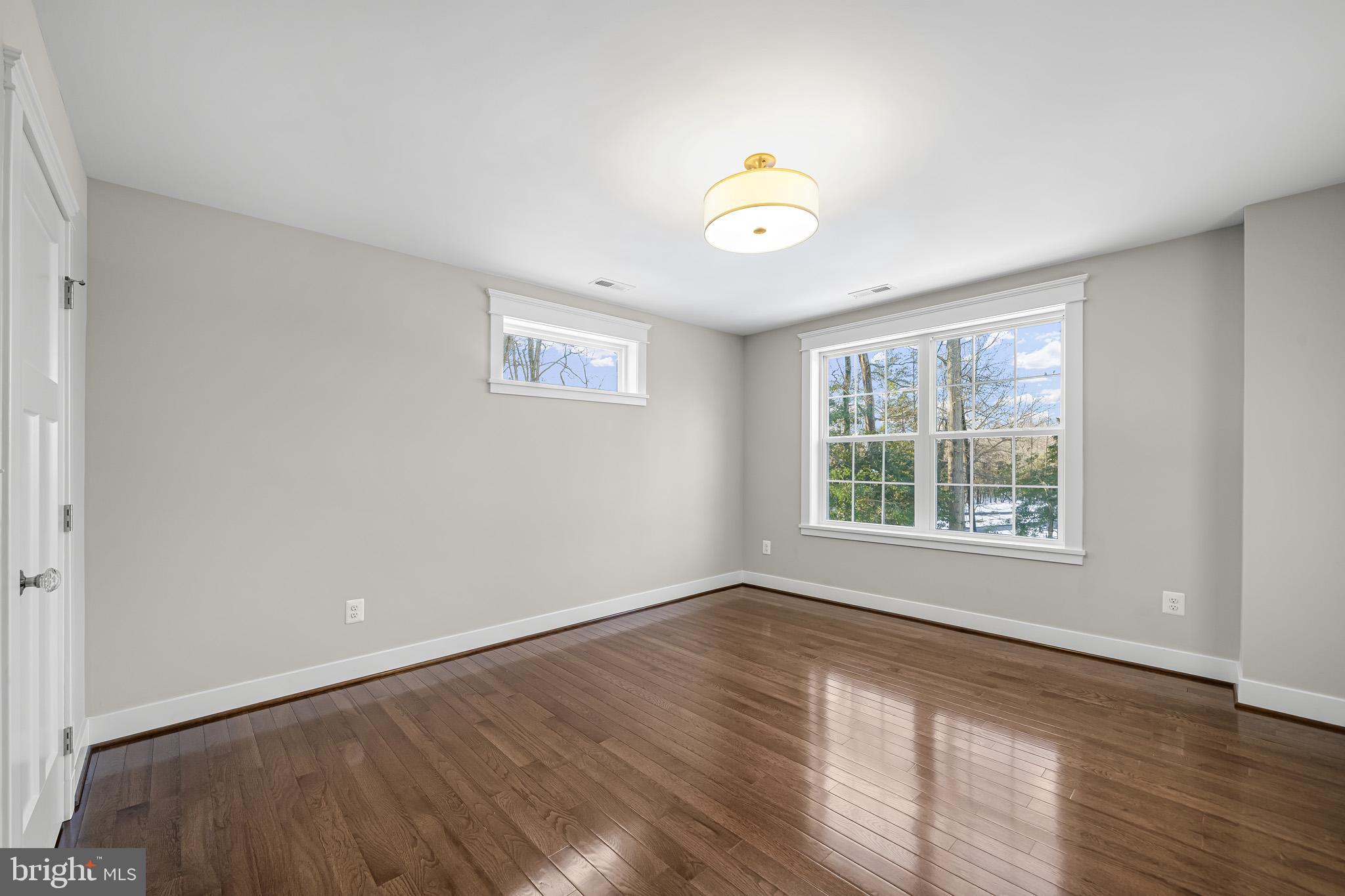 CAERNARVON WOODS - Residential