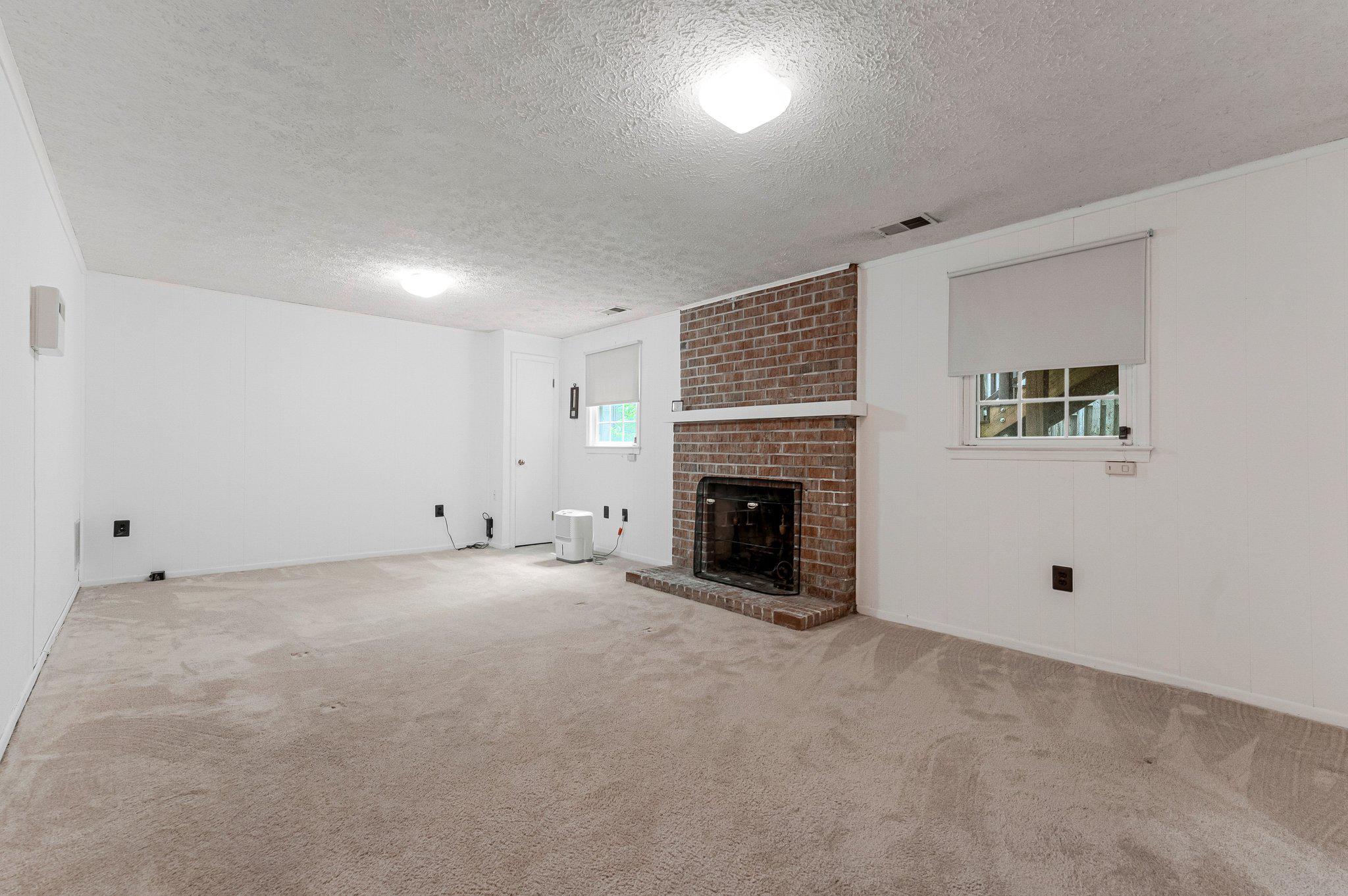 COUNTRY CREEK - Residential