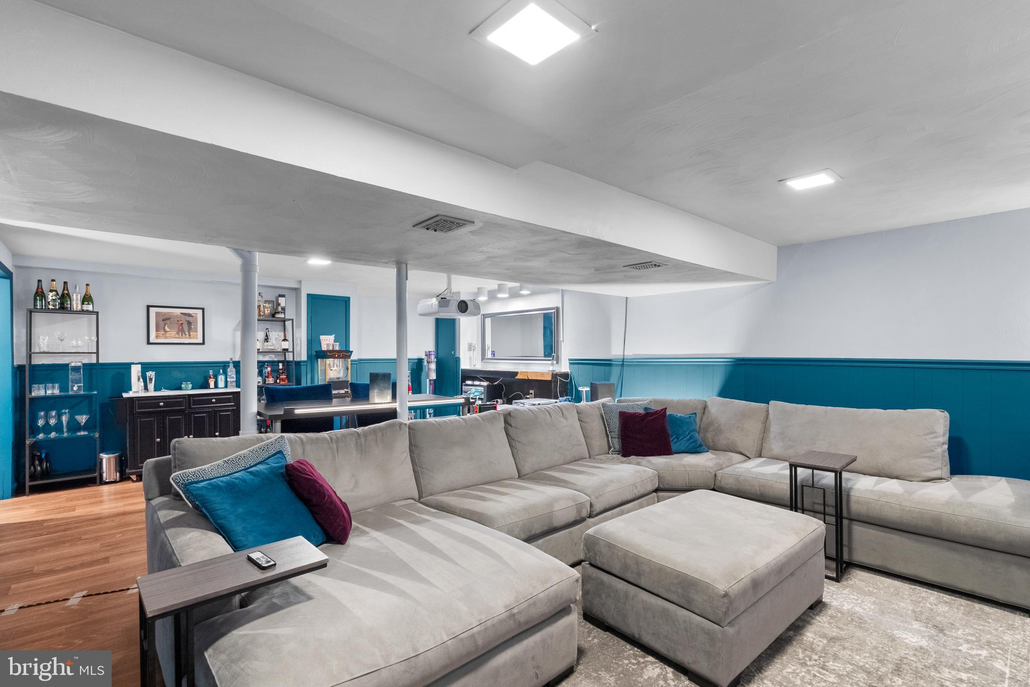 MIDDLEBRIDGE - Residential