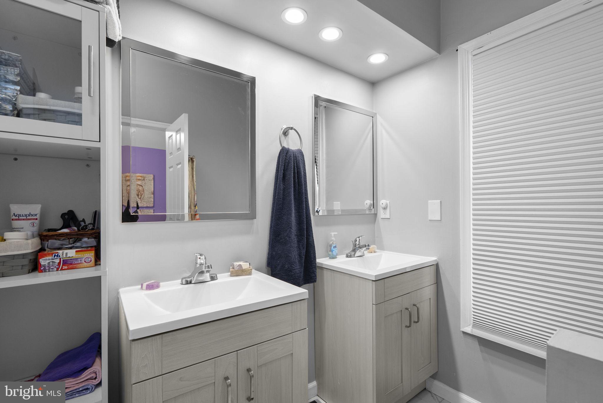 RIVER BEND - Residential