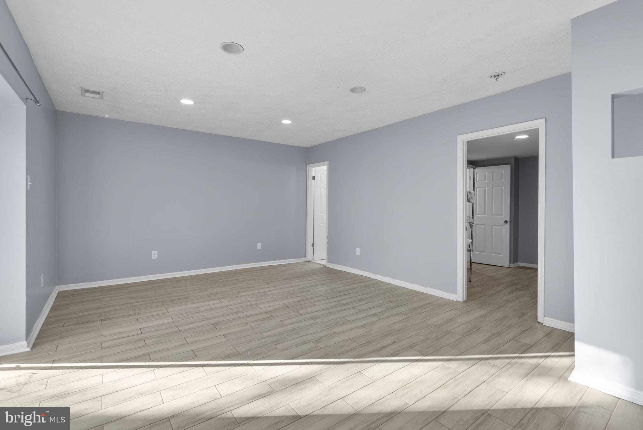 RIVER BEND - Residential