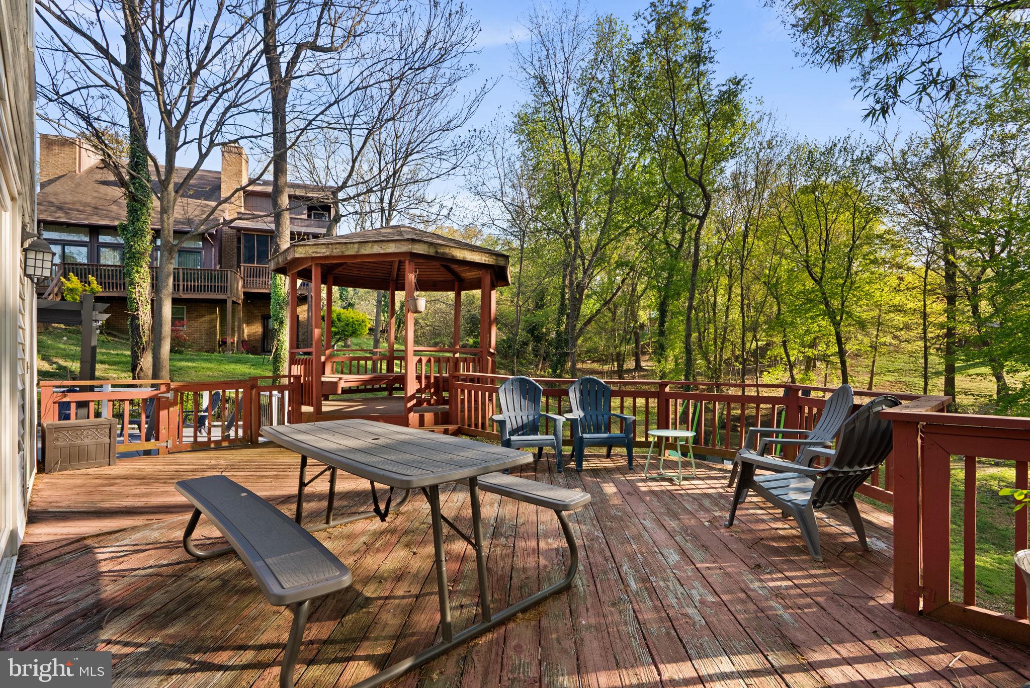 RIVER BEND - Residential