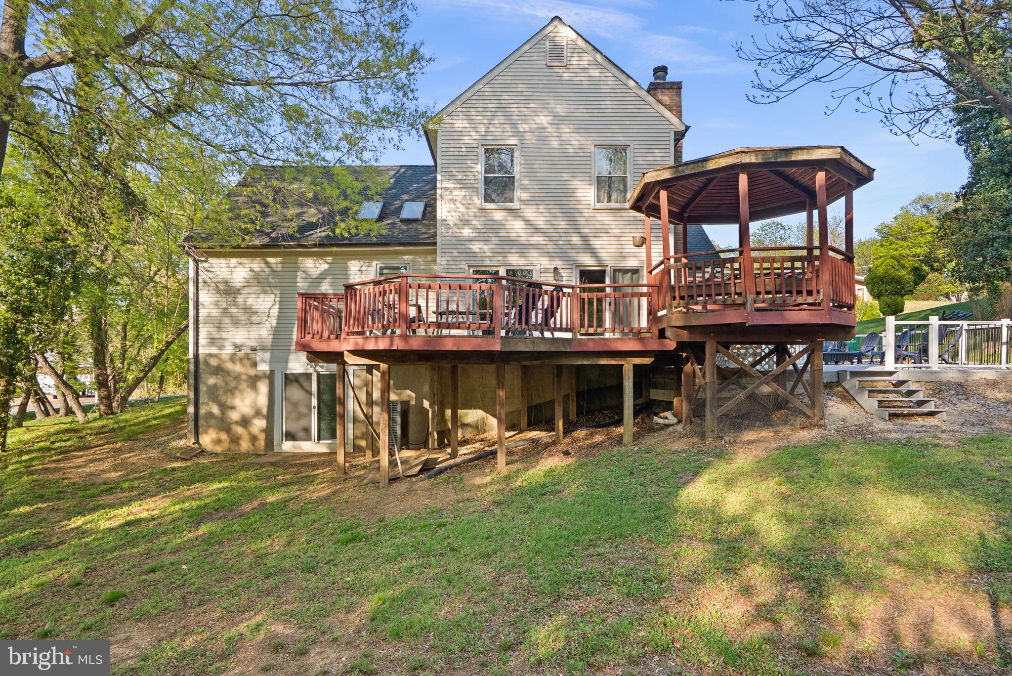 RIVER BEND - Residential