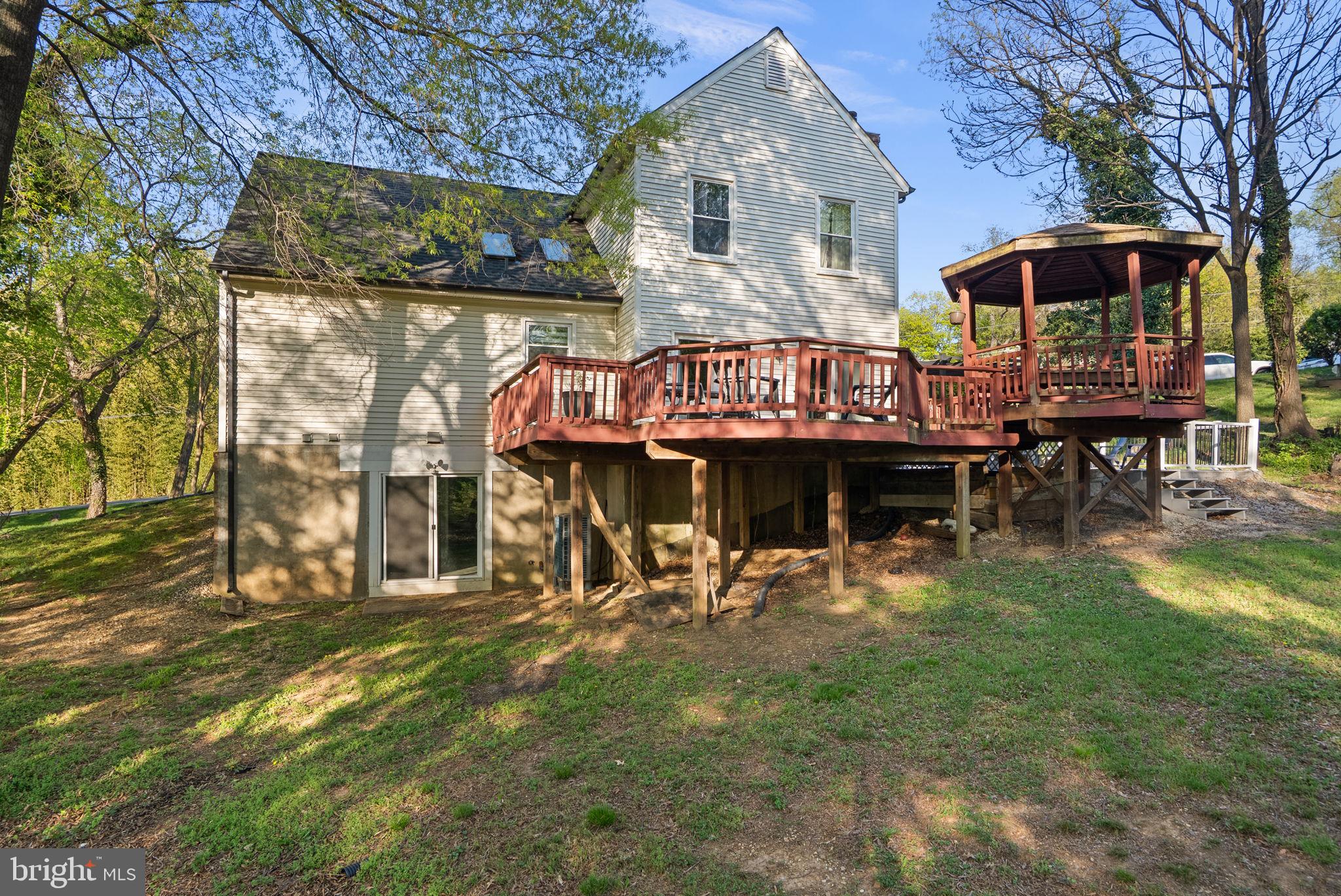 RIVER BEND - Residential