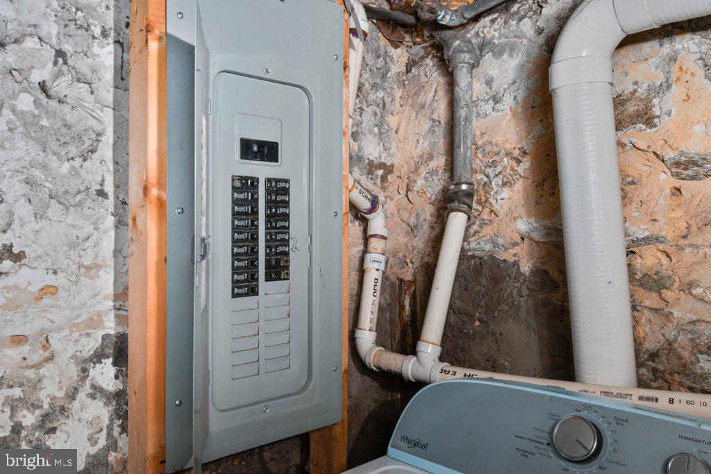 CHARLES VILLAGE - Residential