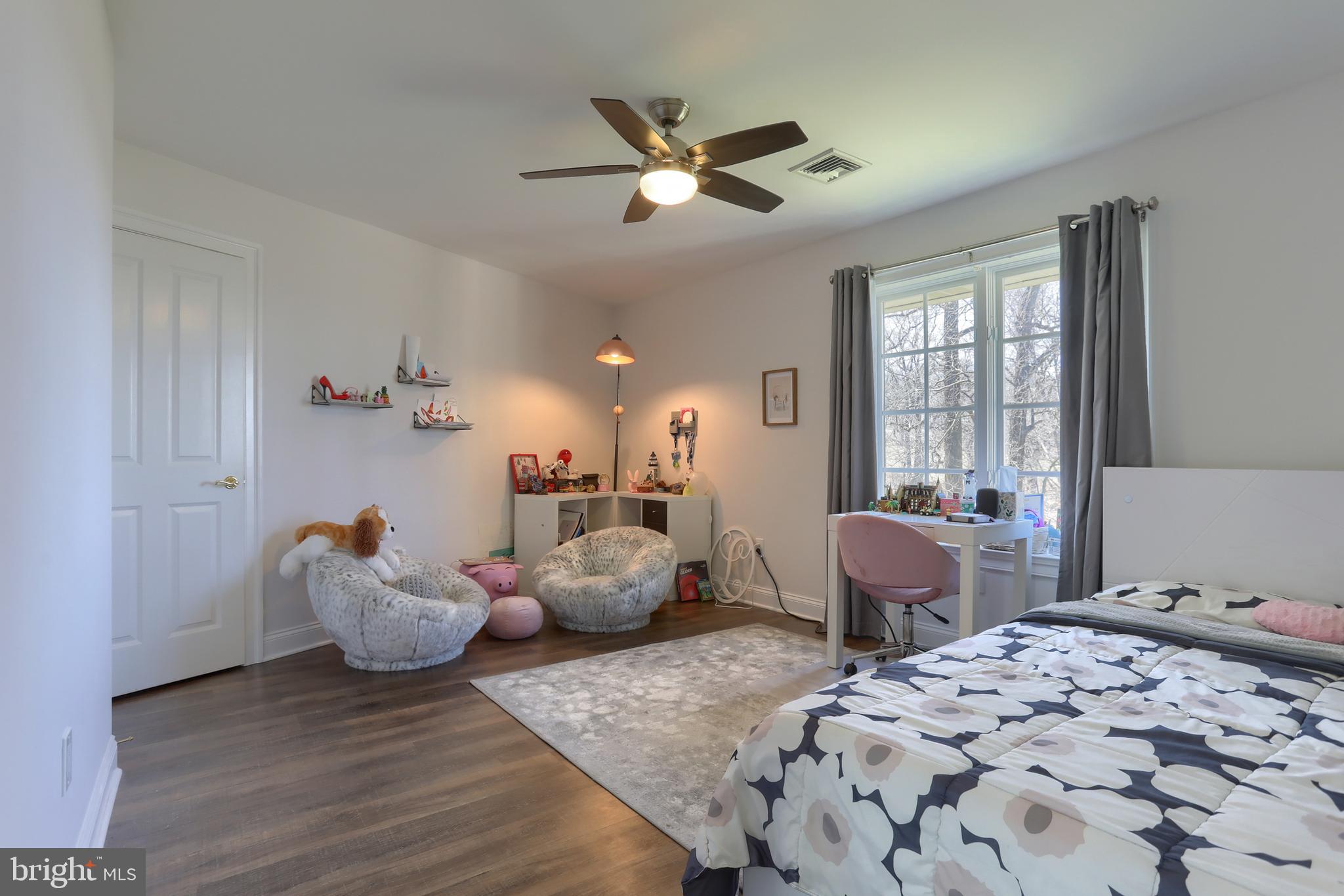 THE OAKS - Residential