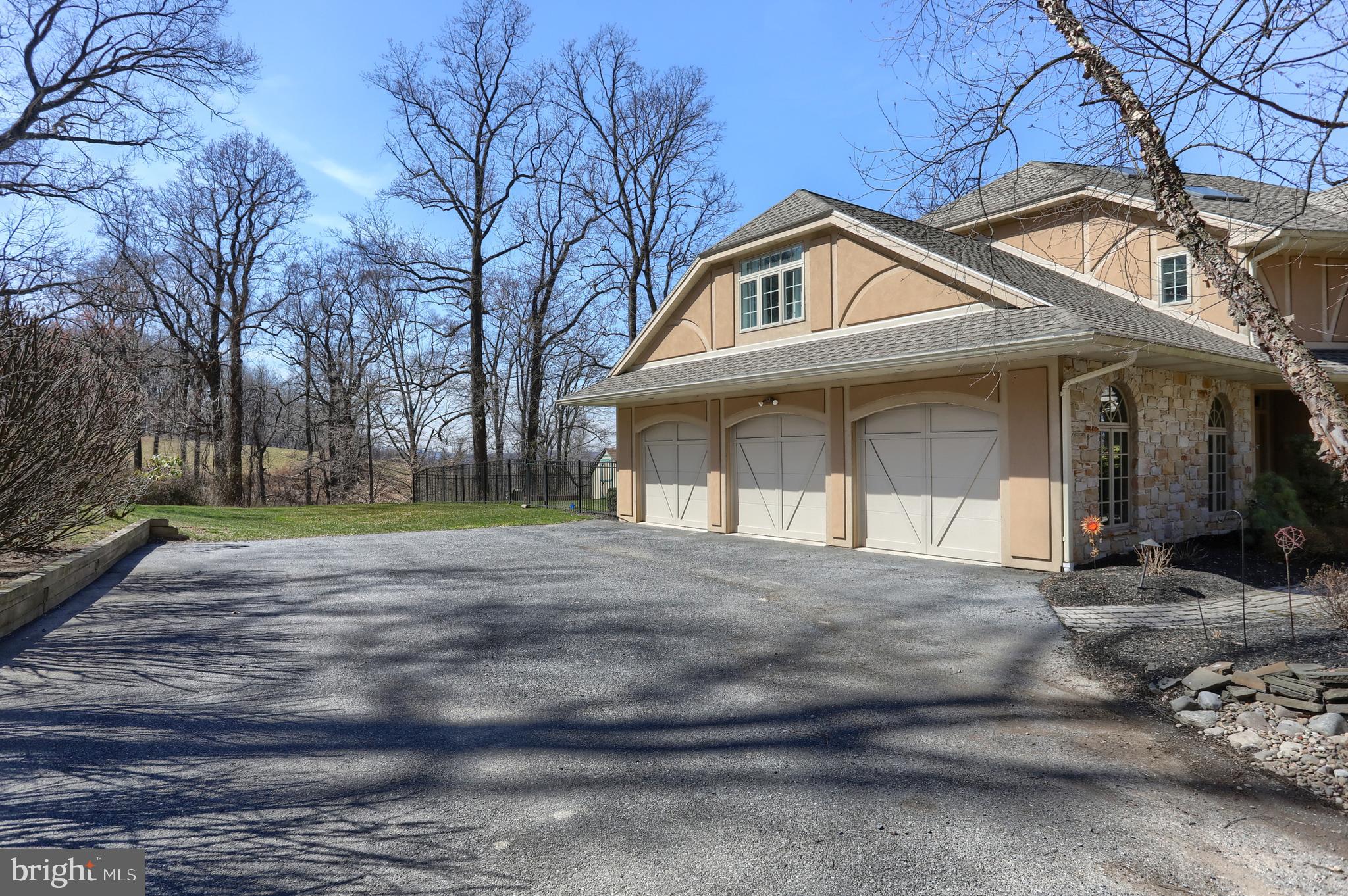 THE OAKS - Residential