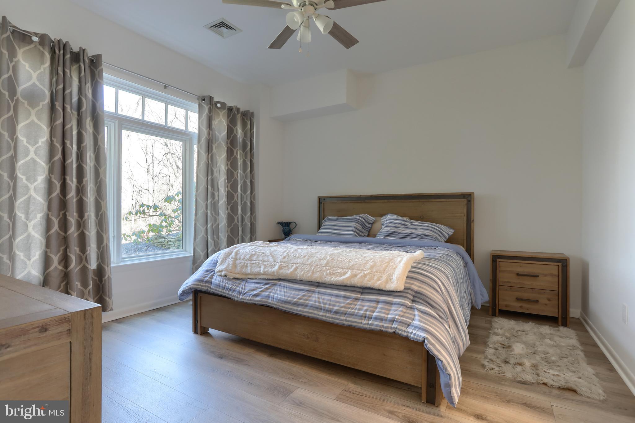 THE OAKS - Residential