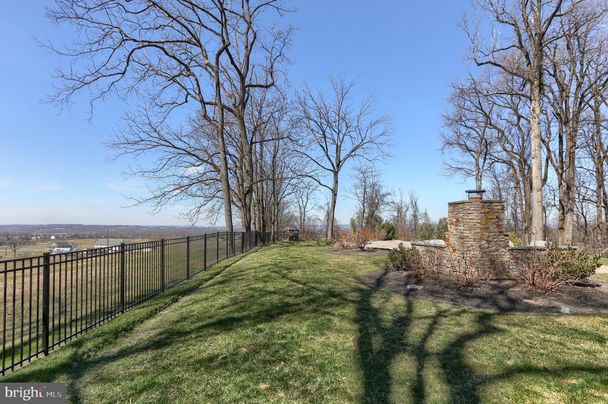 THE OAKS - Residential