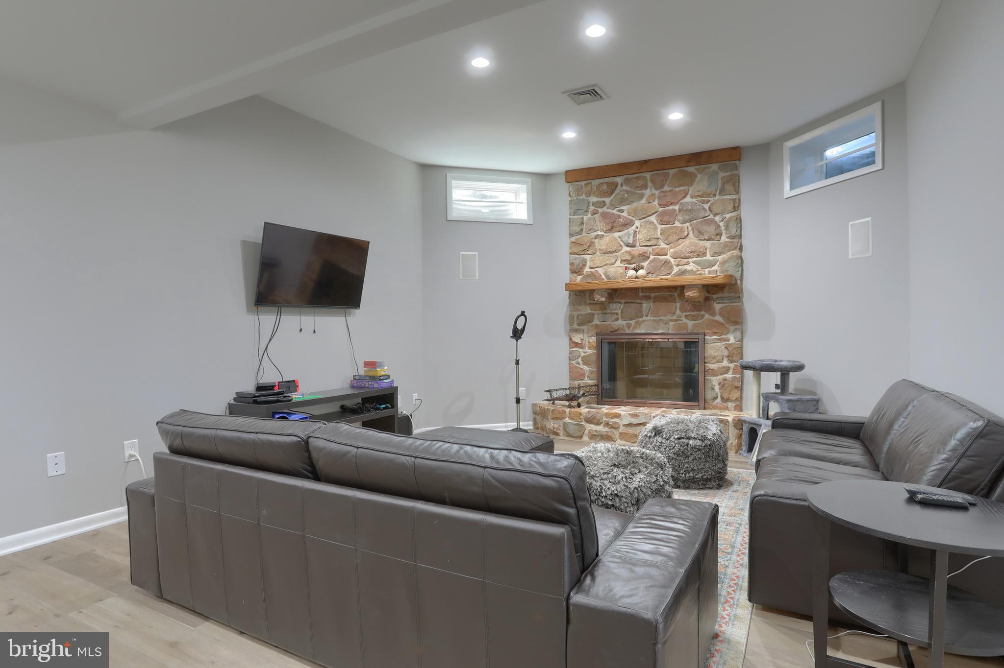 THE OAKS - Residential