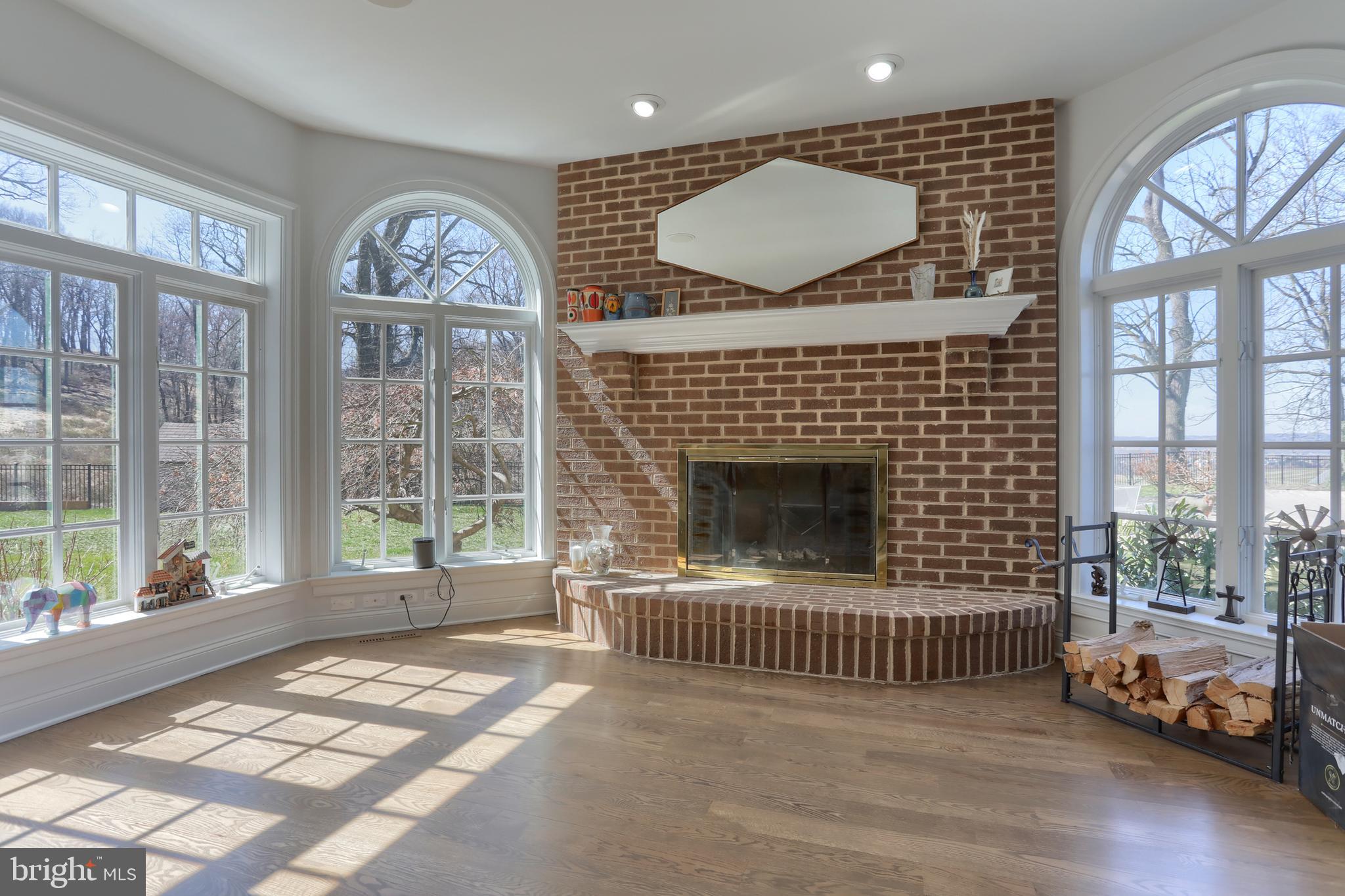 THE OAKS - Residential