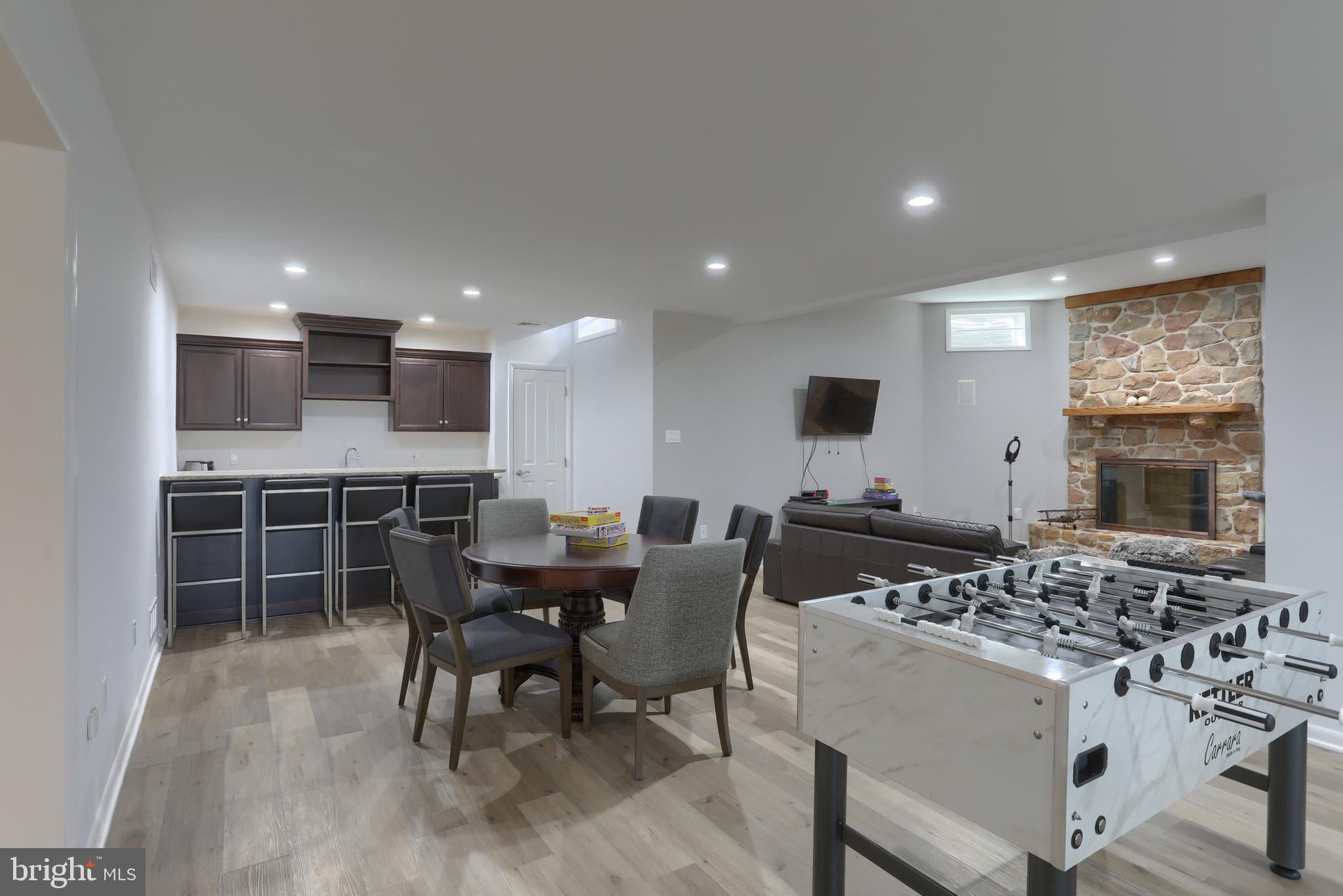 THE OAKS - Residential