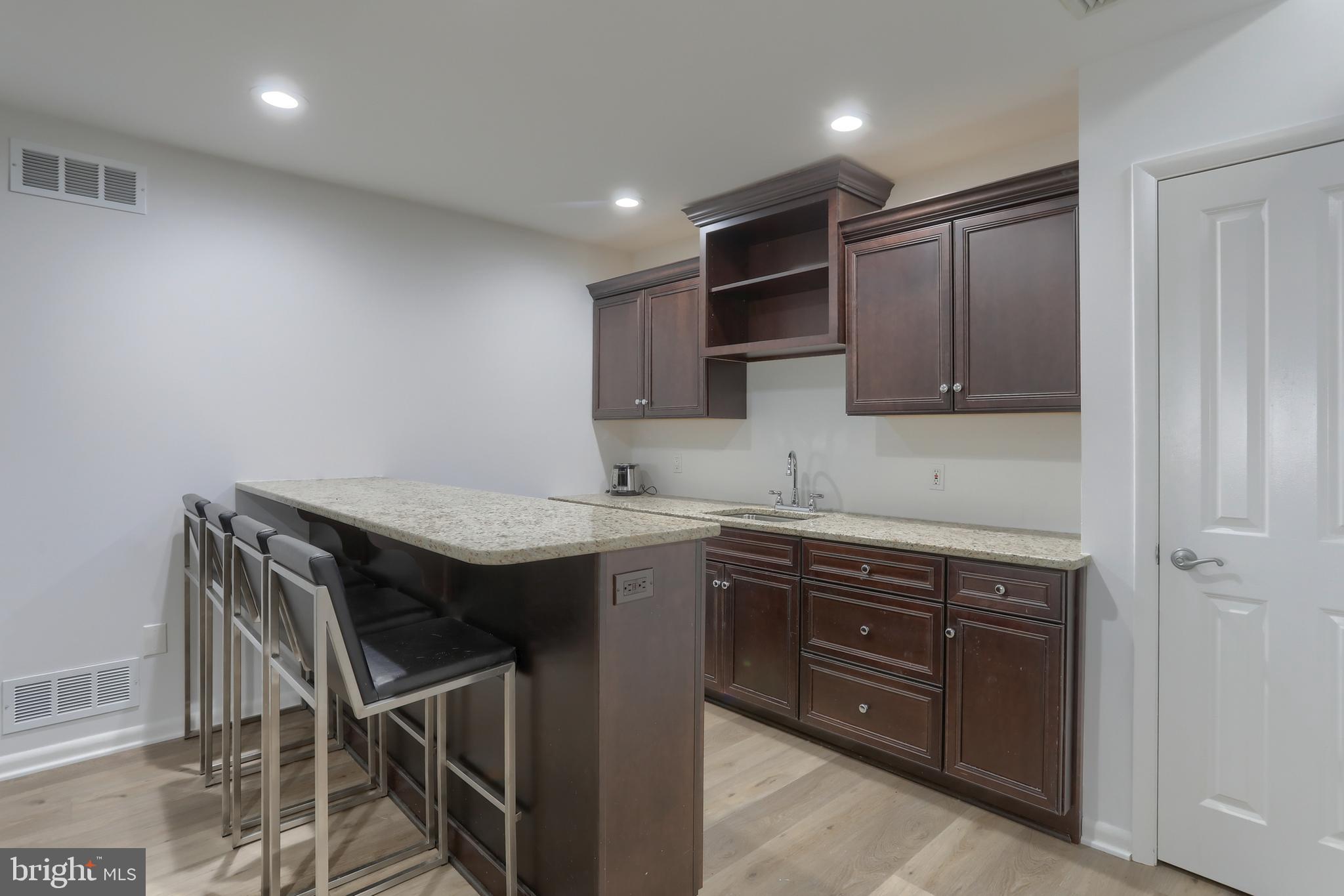 THE OAKS - Residential