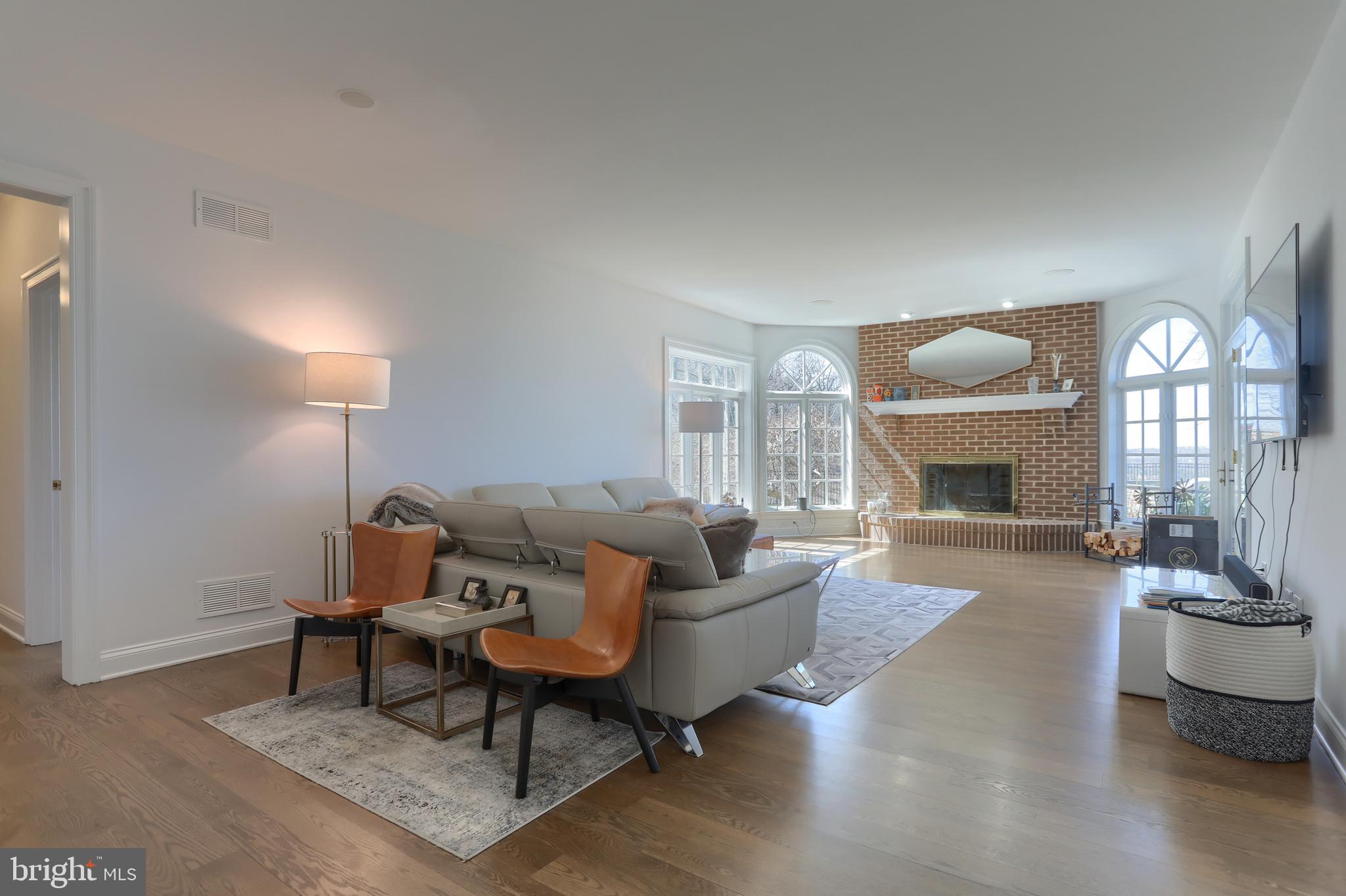 THE OAKS - Residential