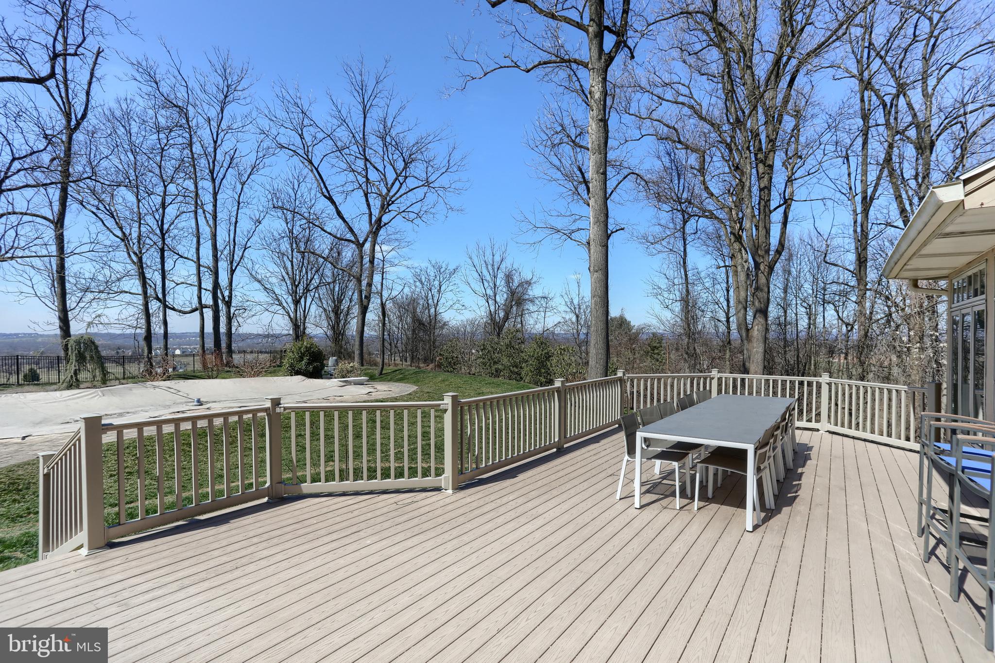 THE OAKS - Residential