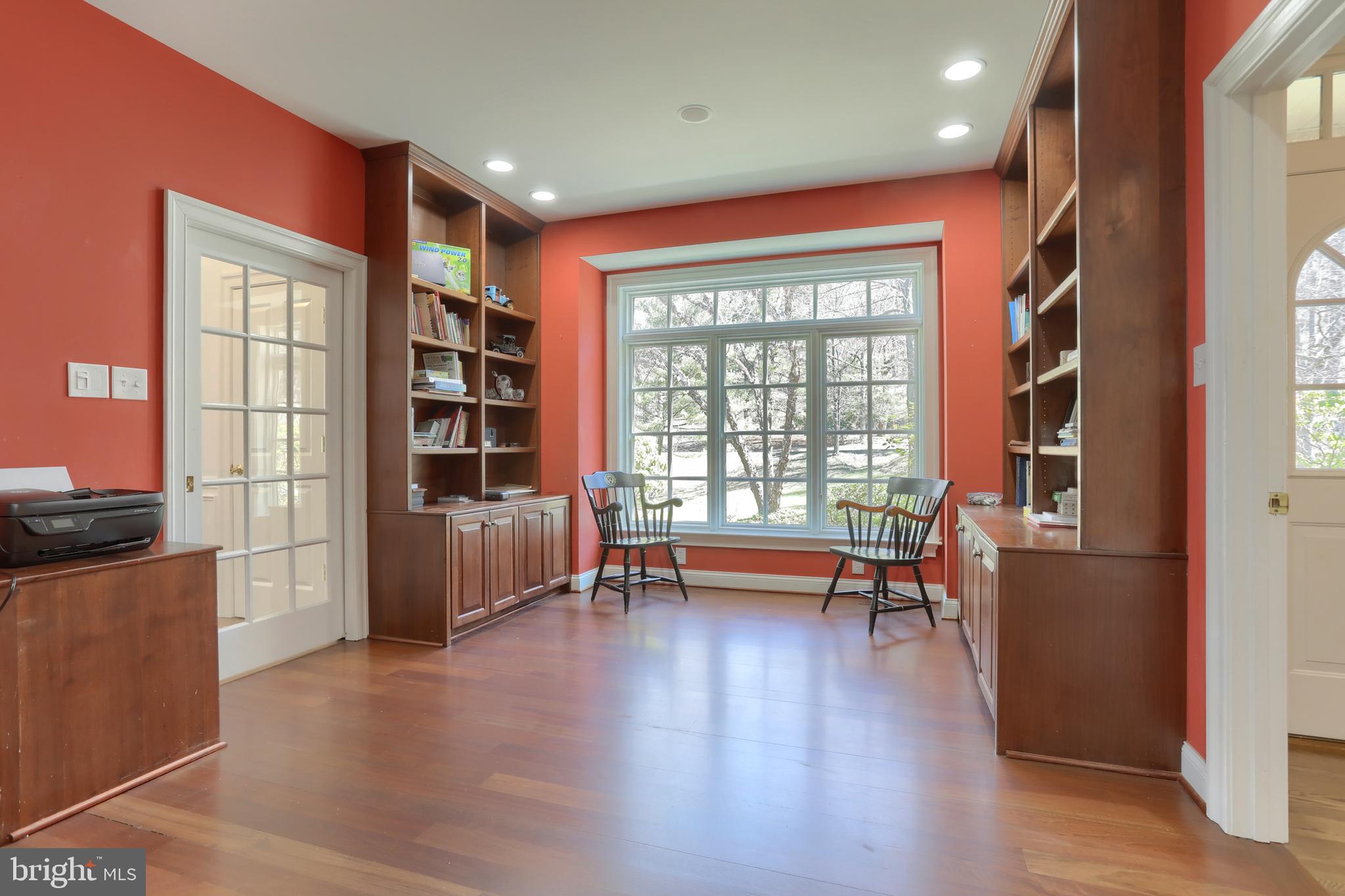 THE OAKS - Residential