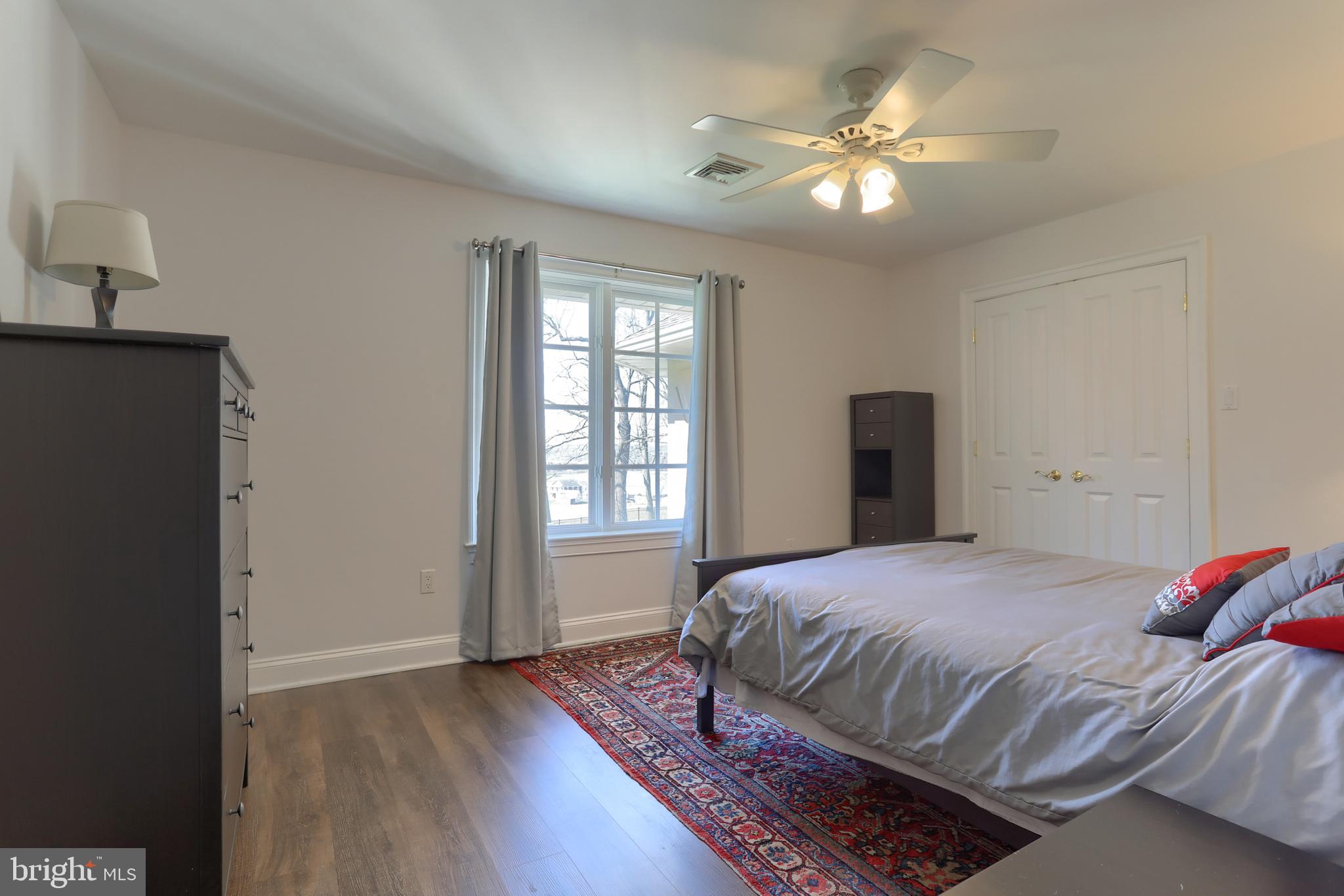 THE OAKS - Residential