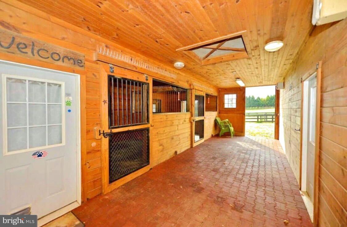 WHITEHALL FARM - Residential